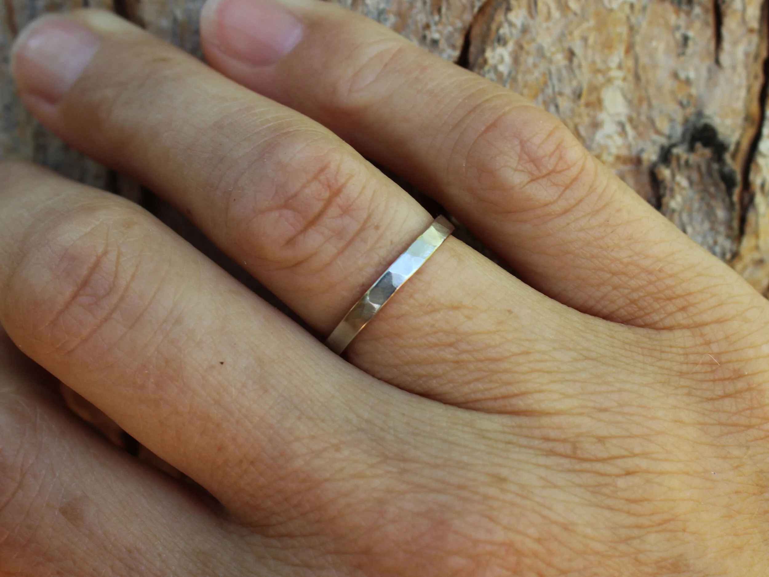 white gold ring 2mm2.jpg