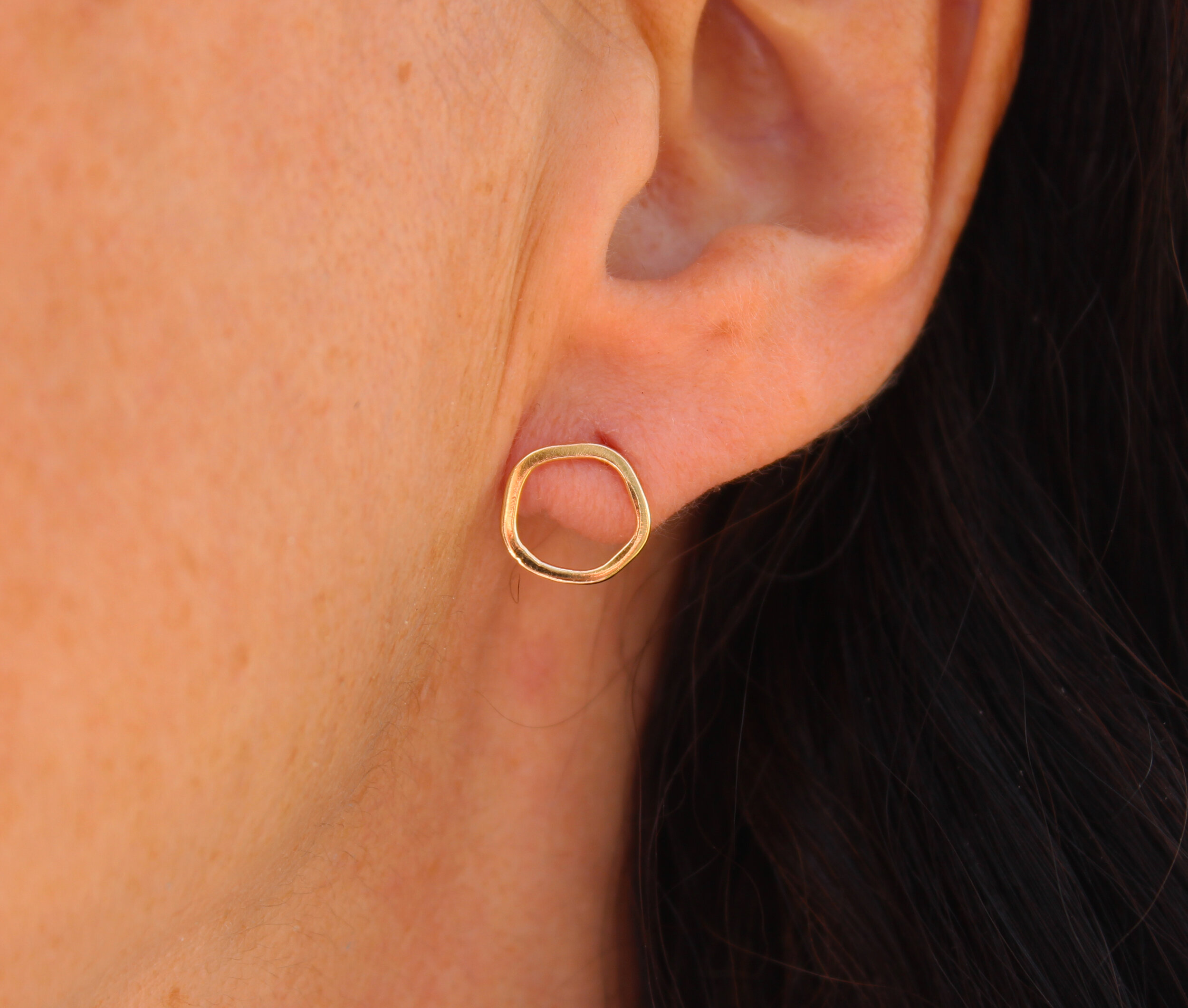 circle stud earring12.jpg