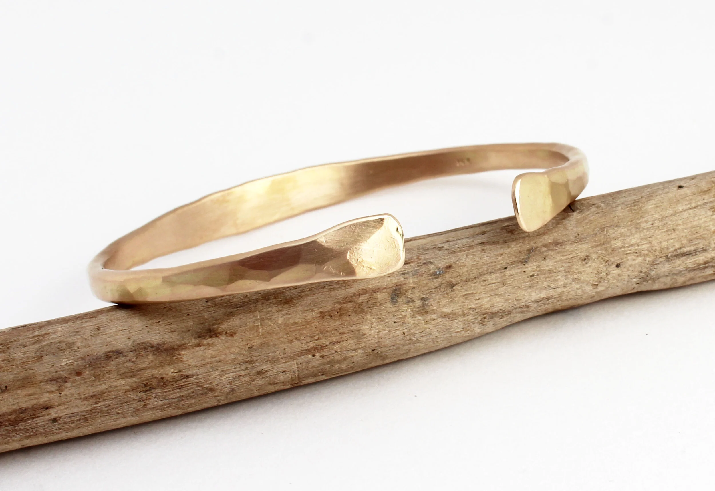 Thick Gold Cuff8.jpg