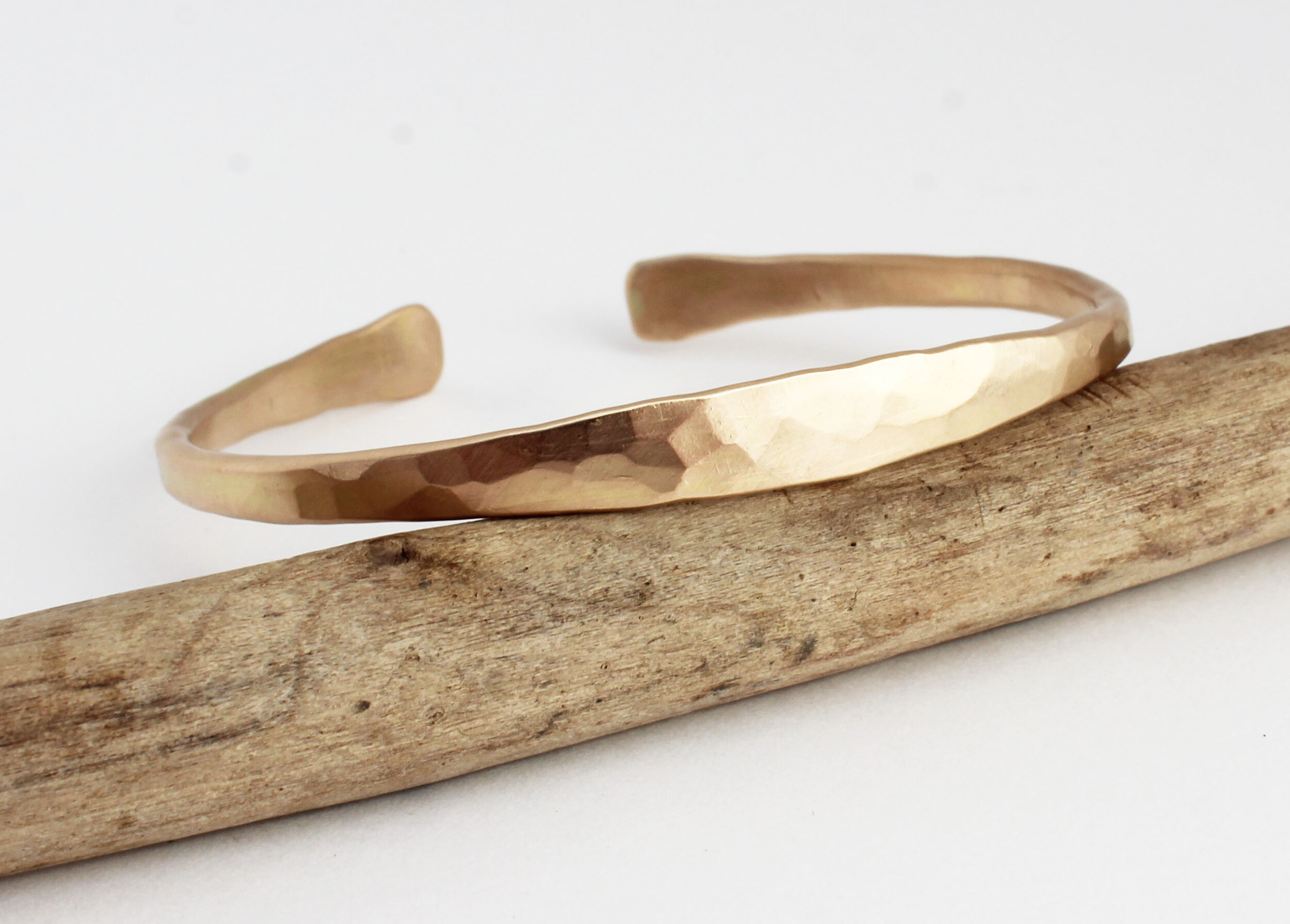 Thick Gold Cuff10.jpg