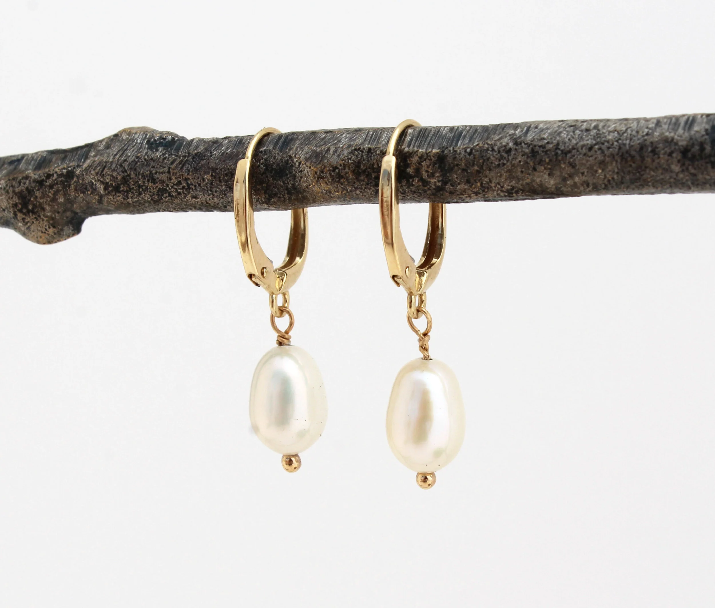 Pearl Earrings.jpg