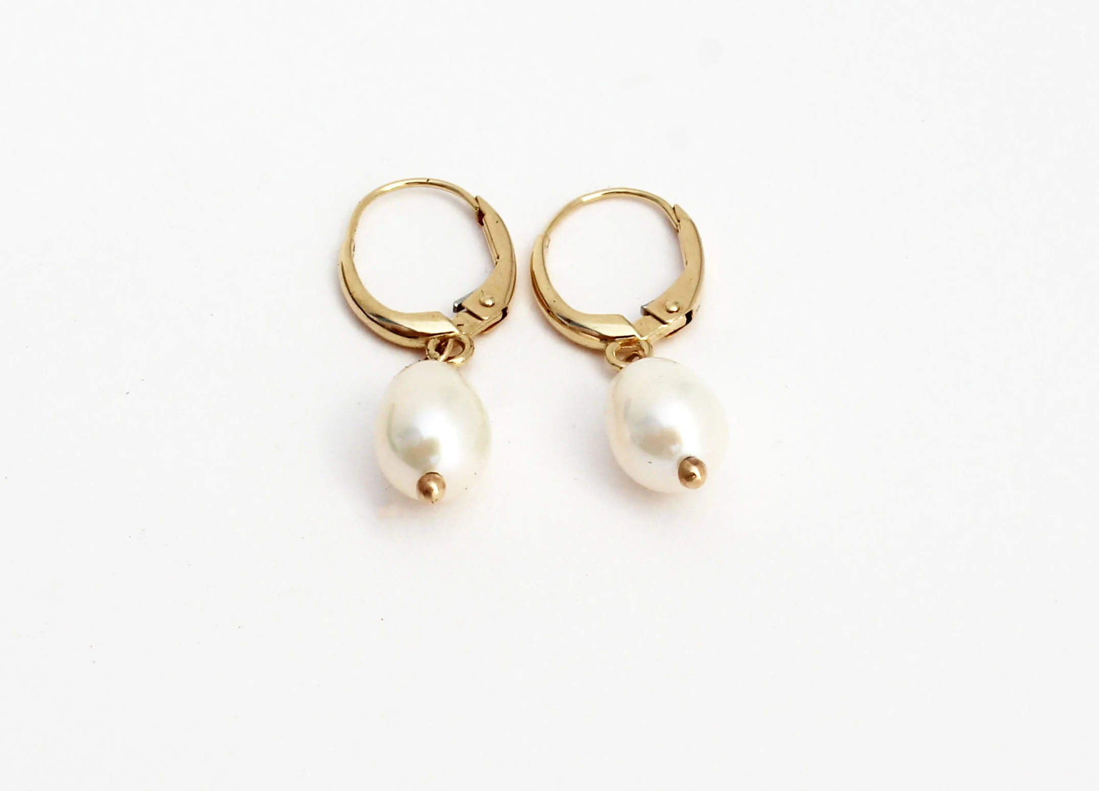 pearl earrings6.jpg