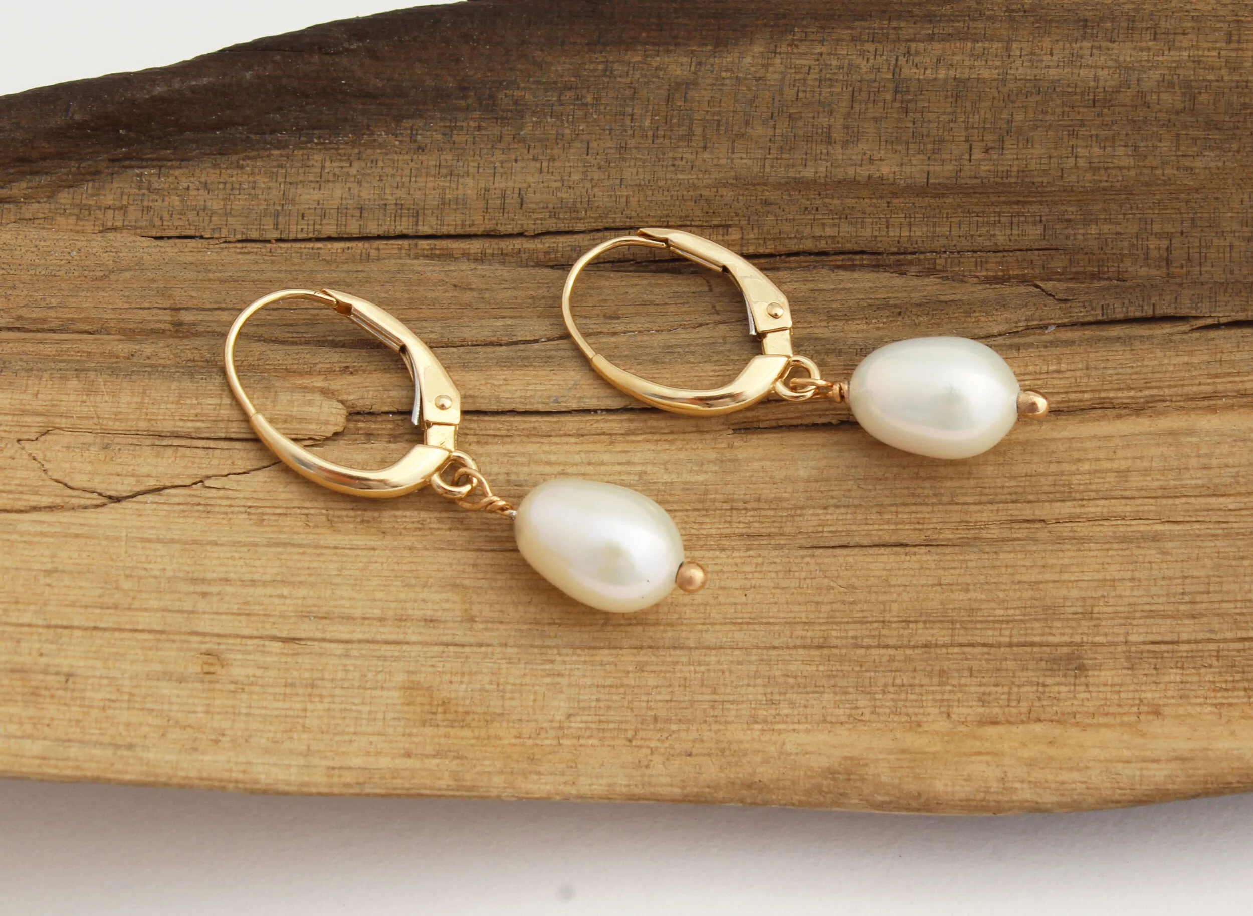 pearl earrings3.jpg