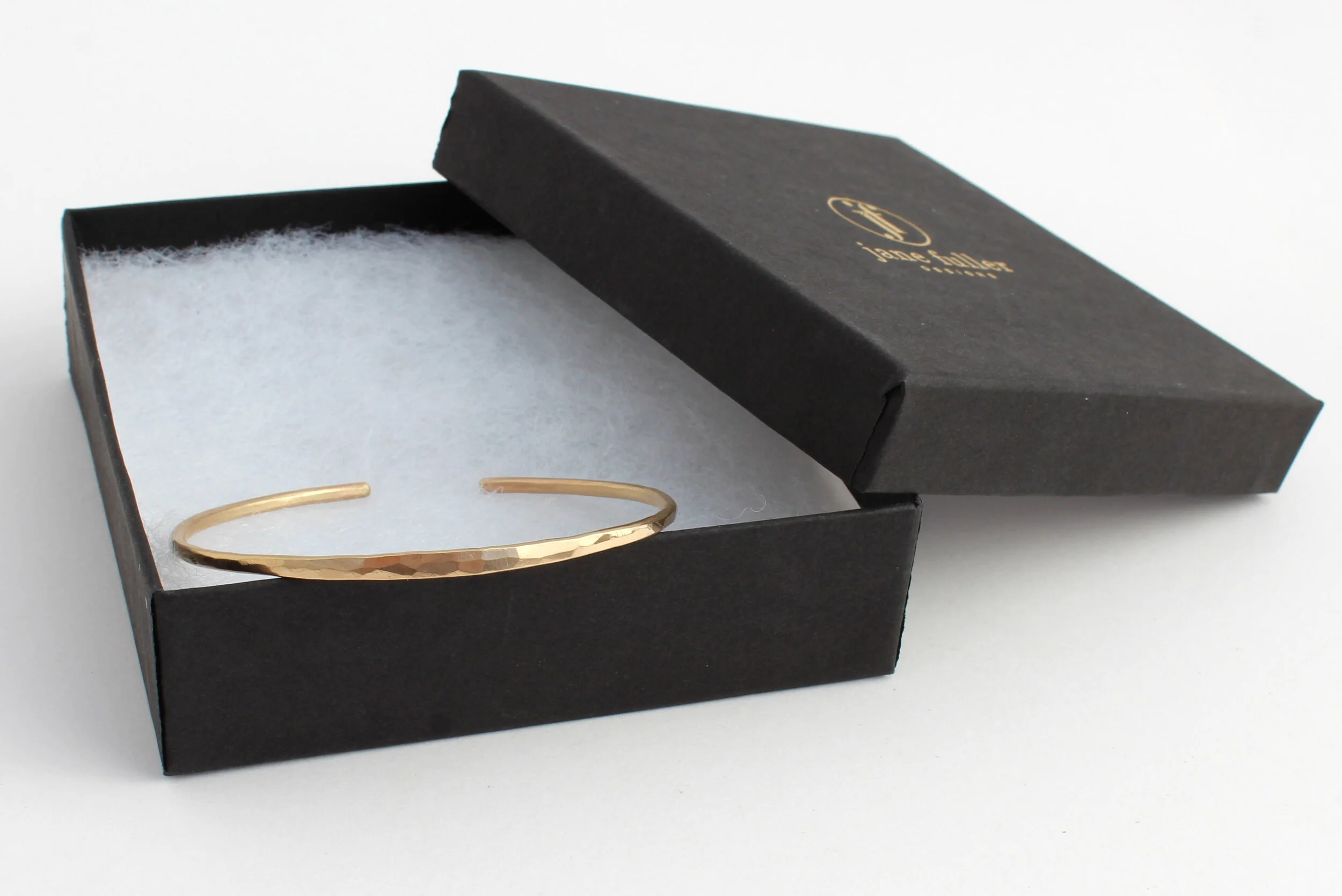 thin hammered cuff2.jpg
