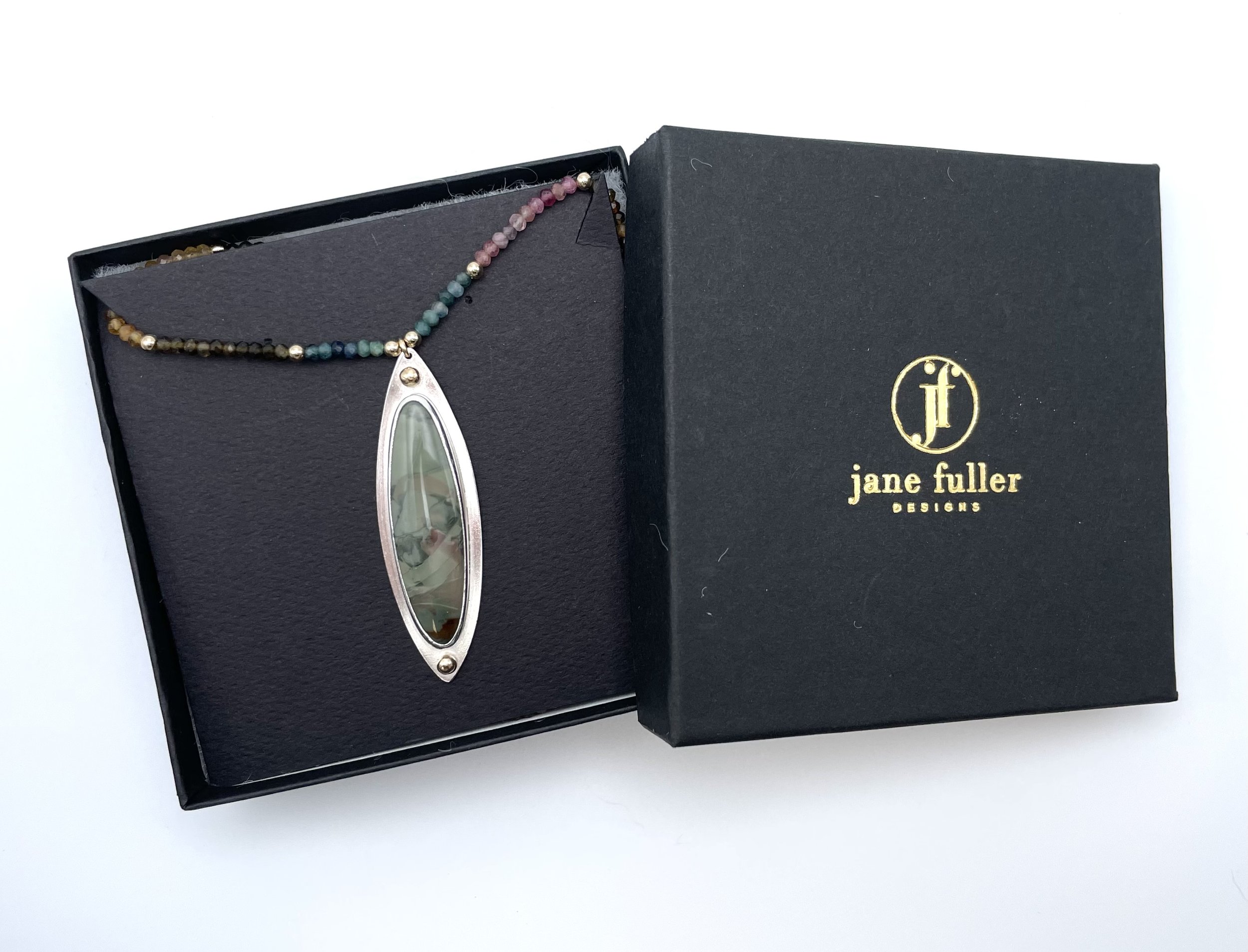 Morrisonite Jasper 1.jpg