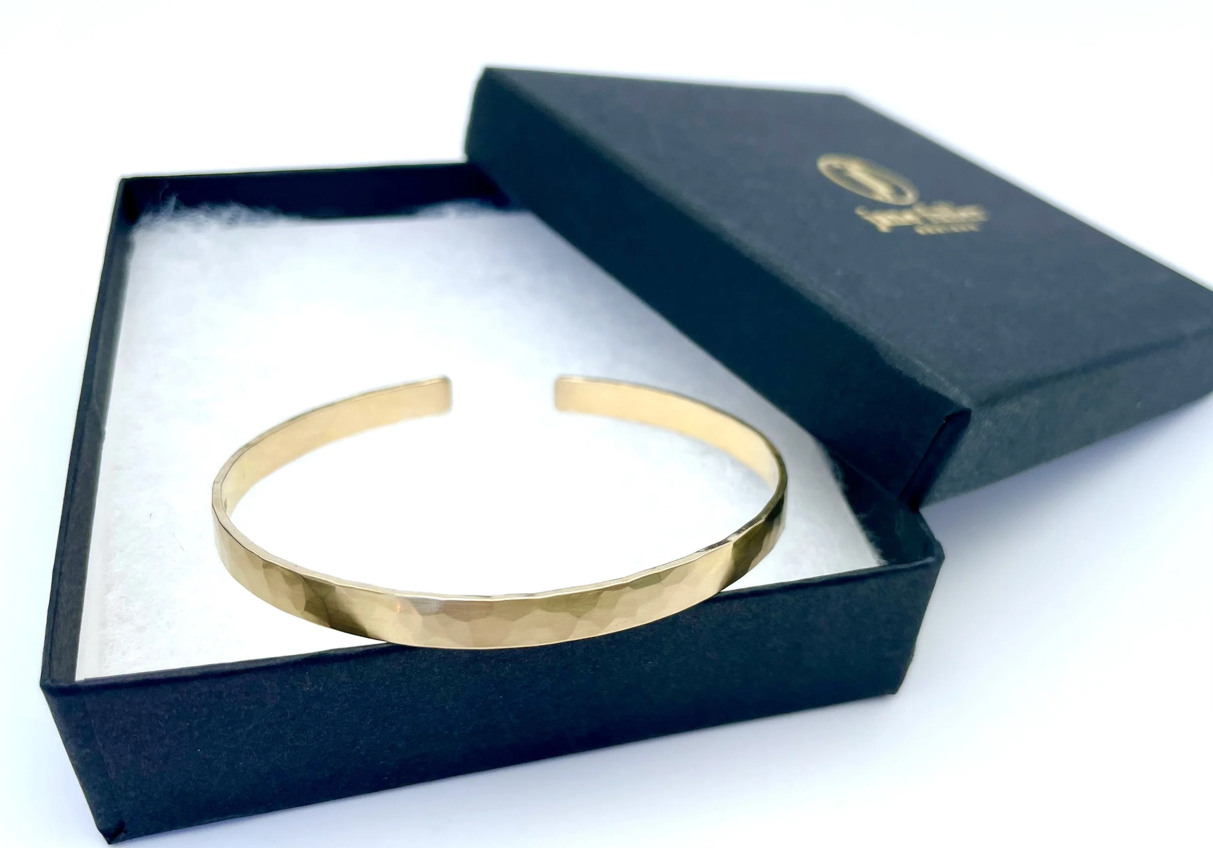 18k cuff.jpg