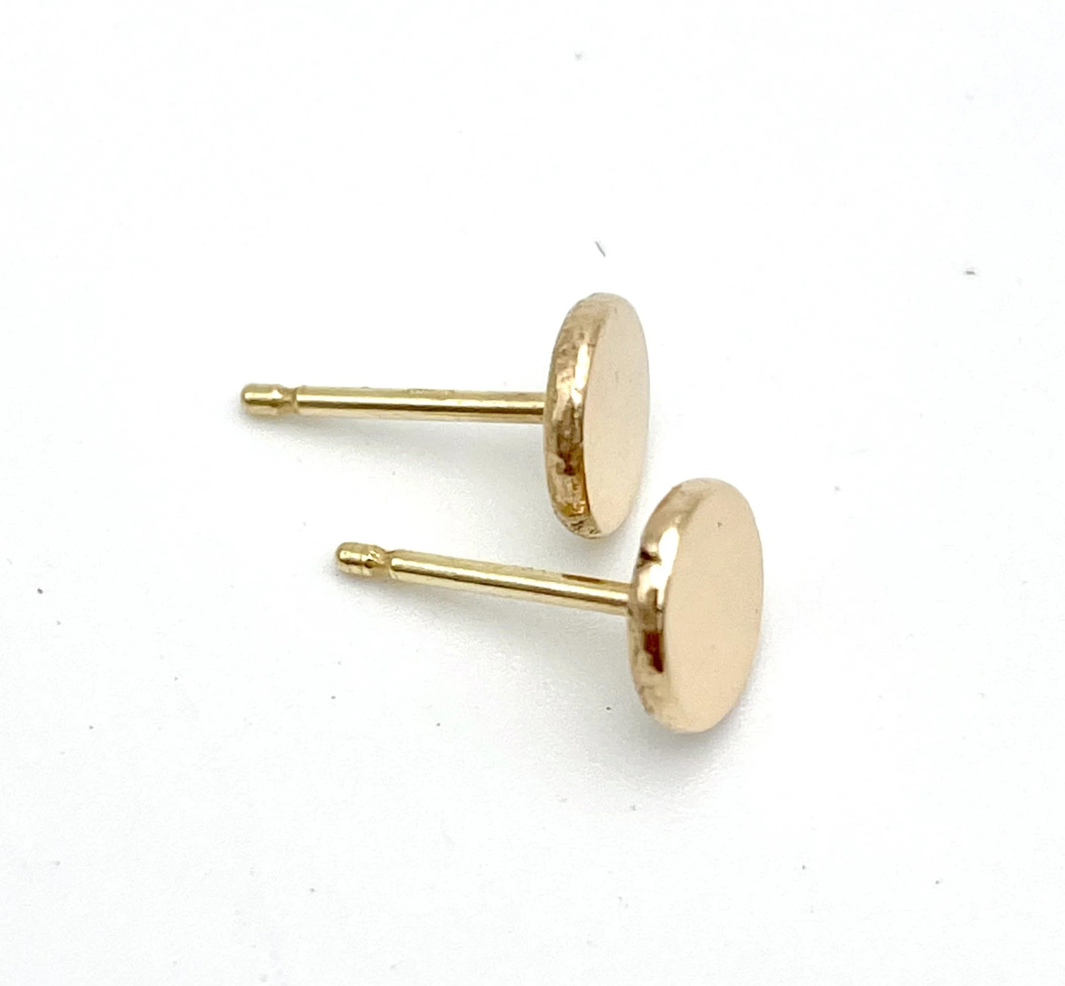 18k studs4.jpg