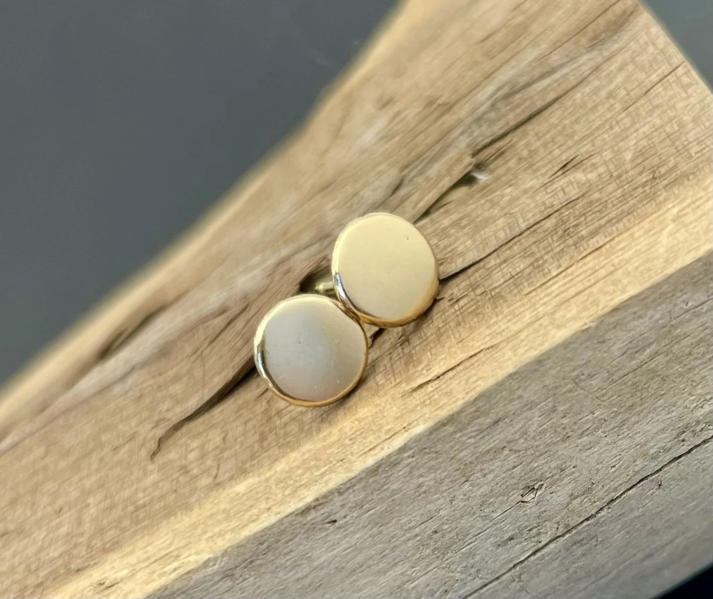 18k studs8.jpg