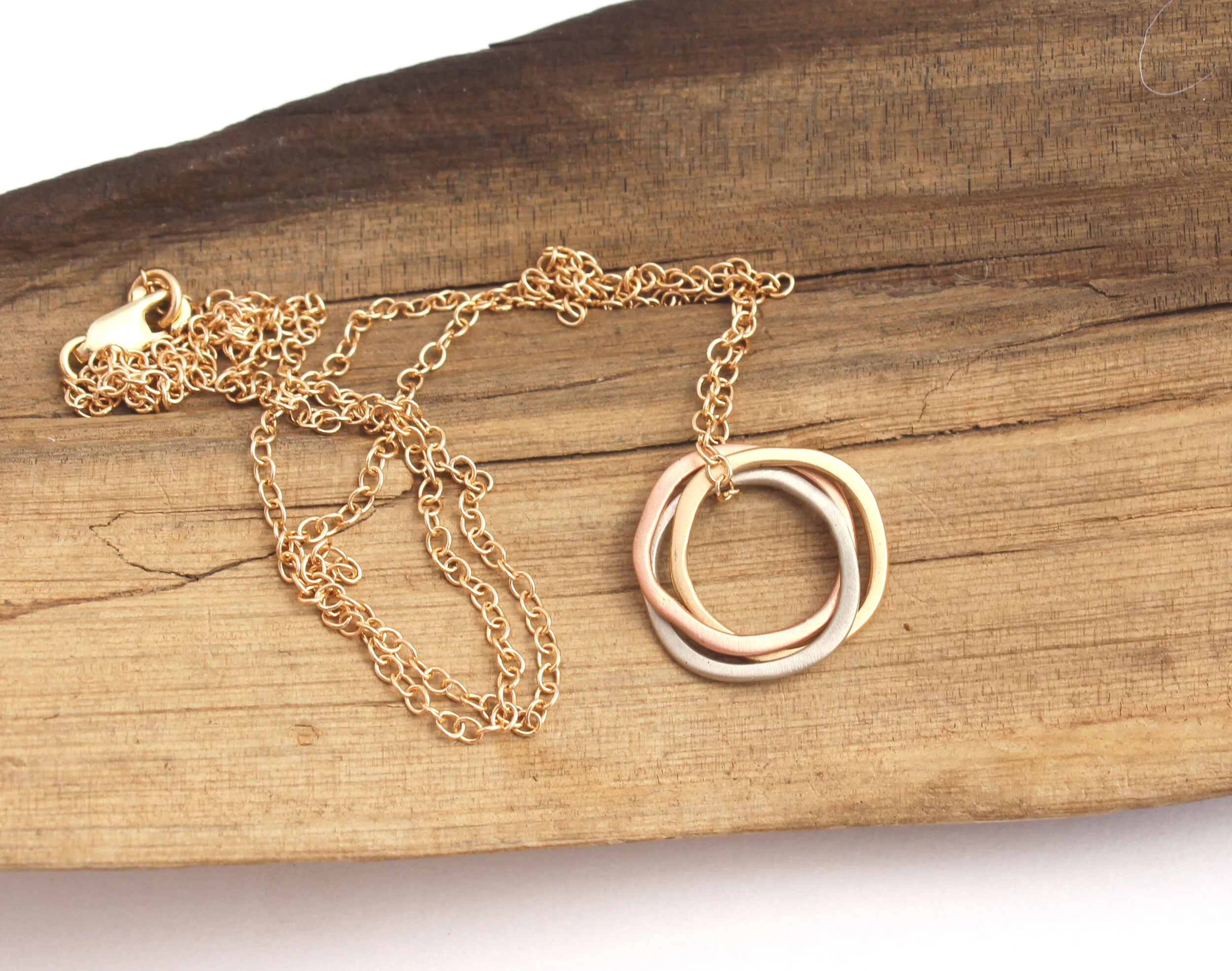 interlocking three circles pendant 14k solid gold