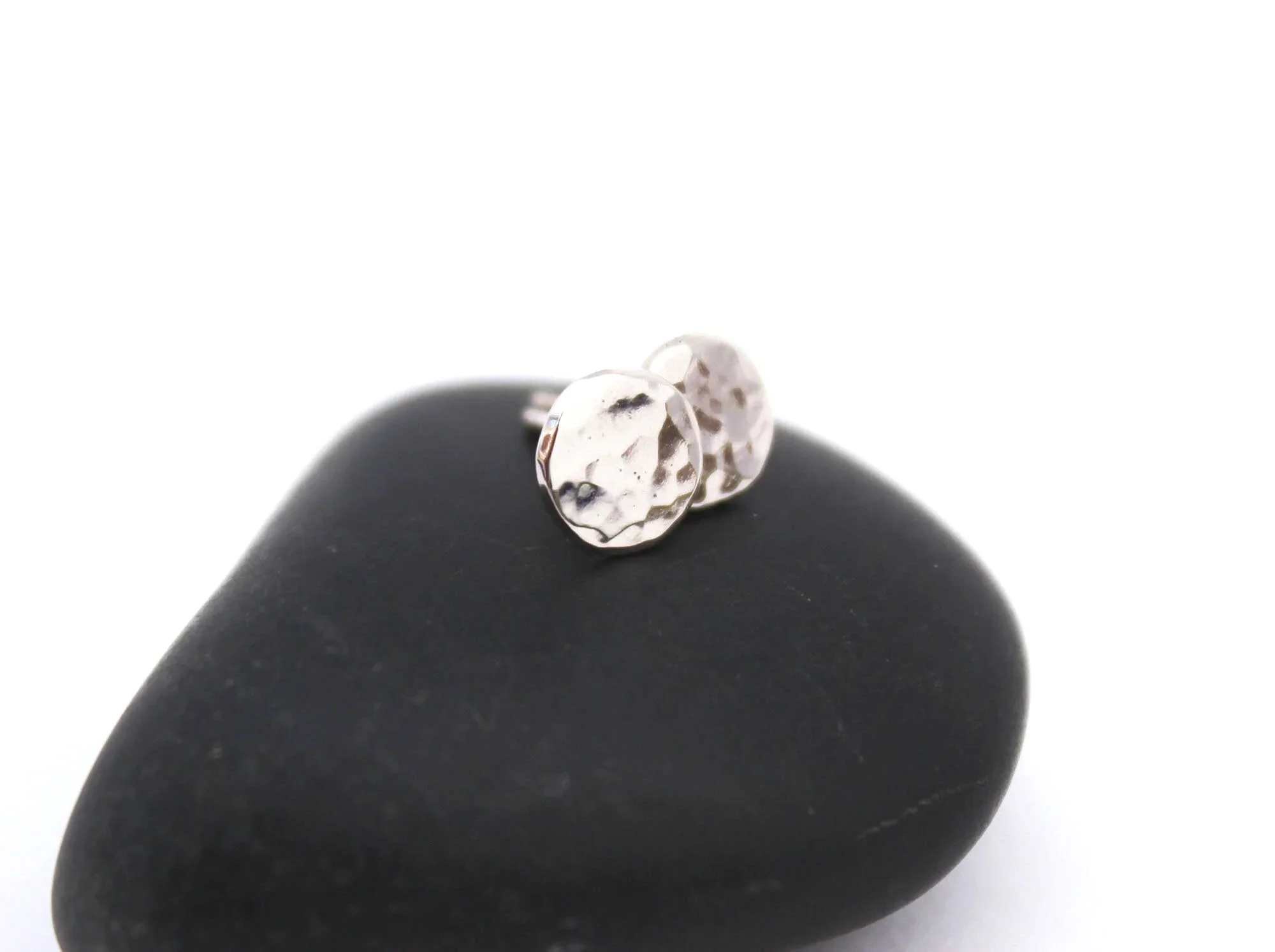 14k white gold stud earrings