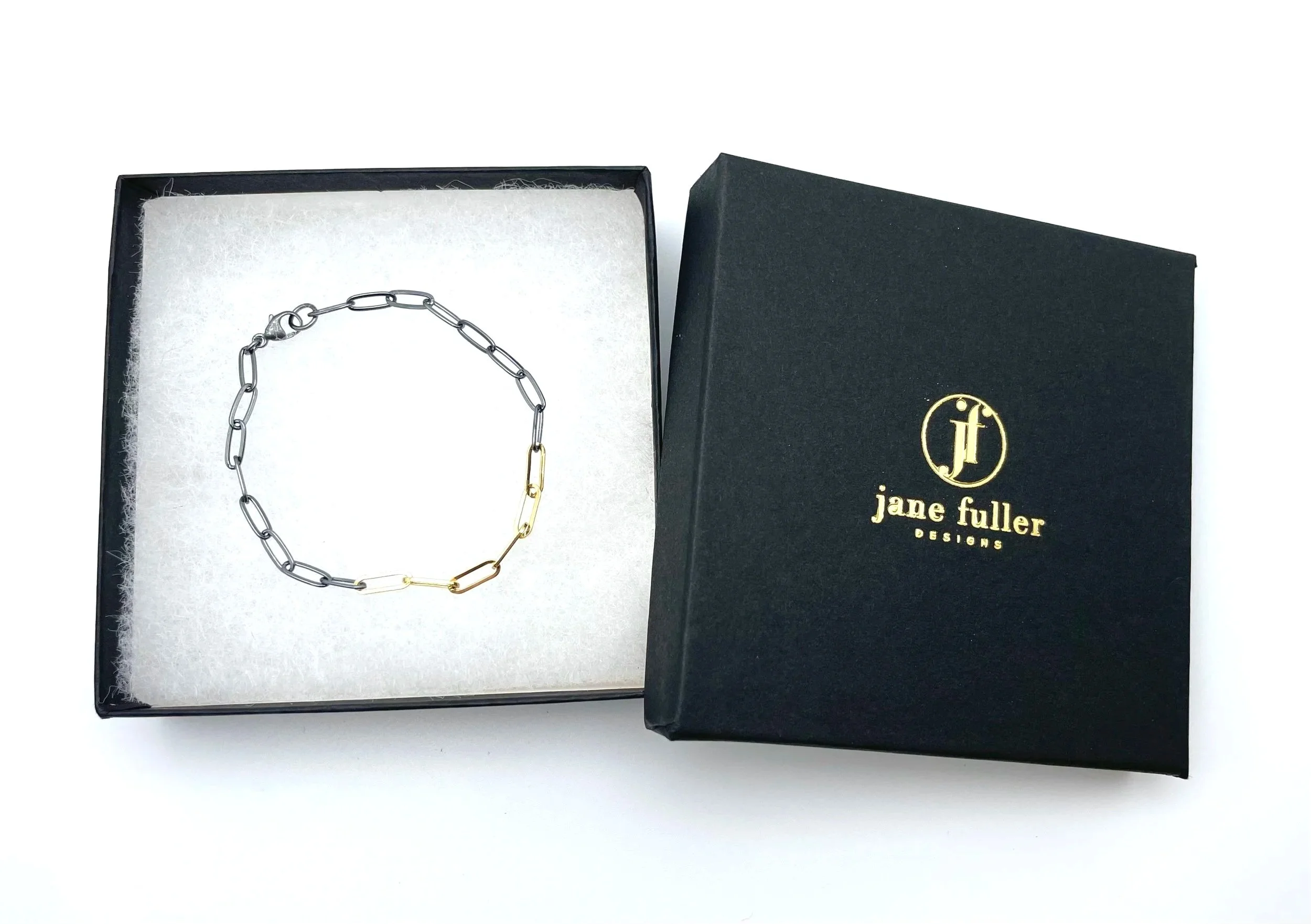 paperclip chain bracelet in oxidized silver and 14k gold