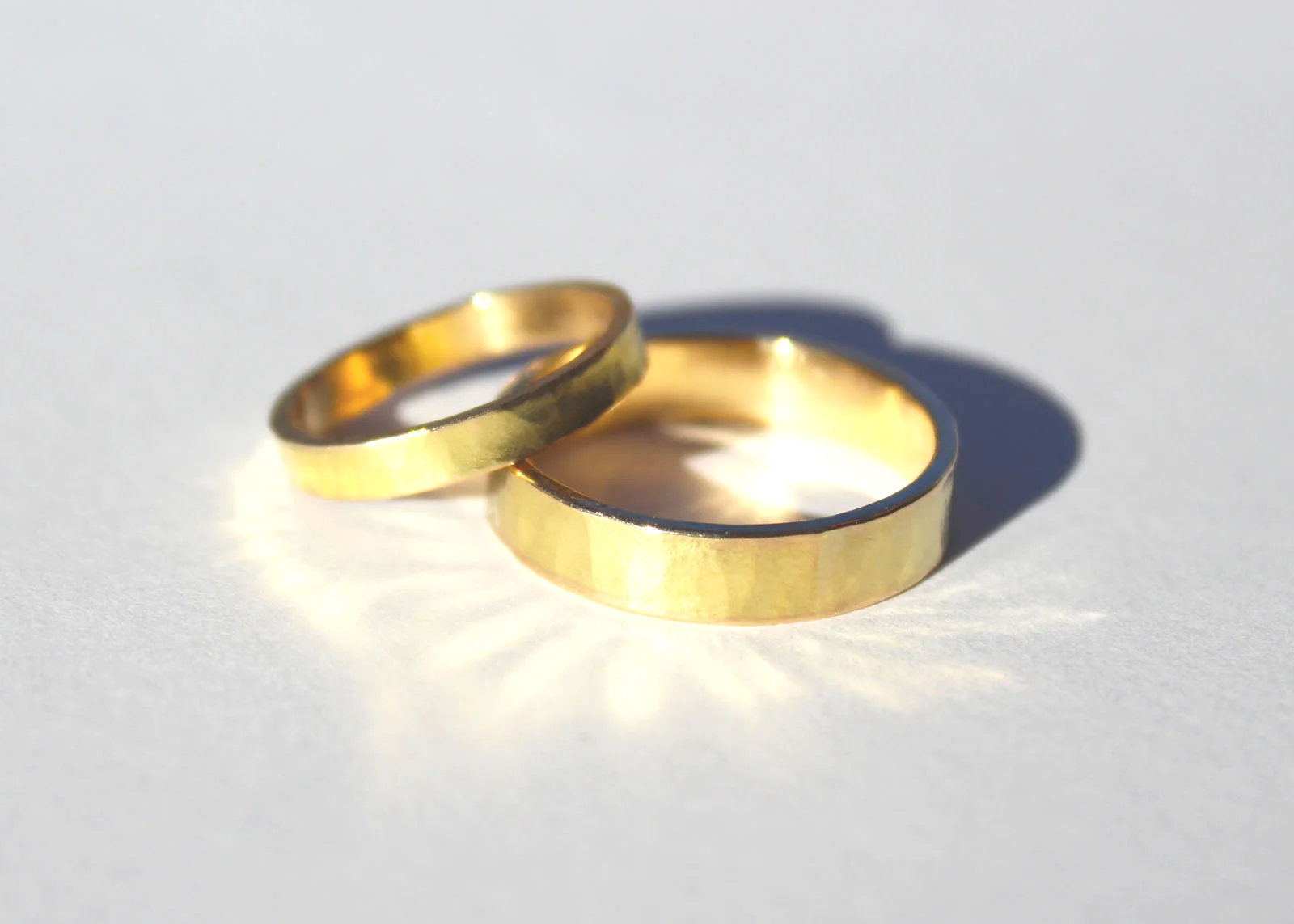 his and hers wedding rings 18k