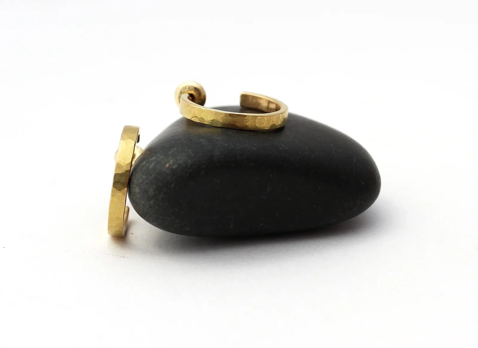 18k gold hammered hoop earrings