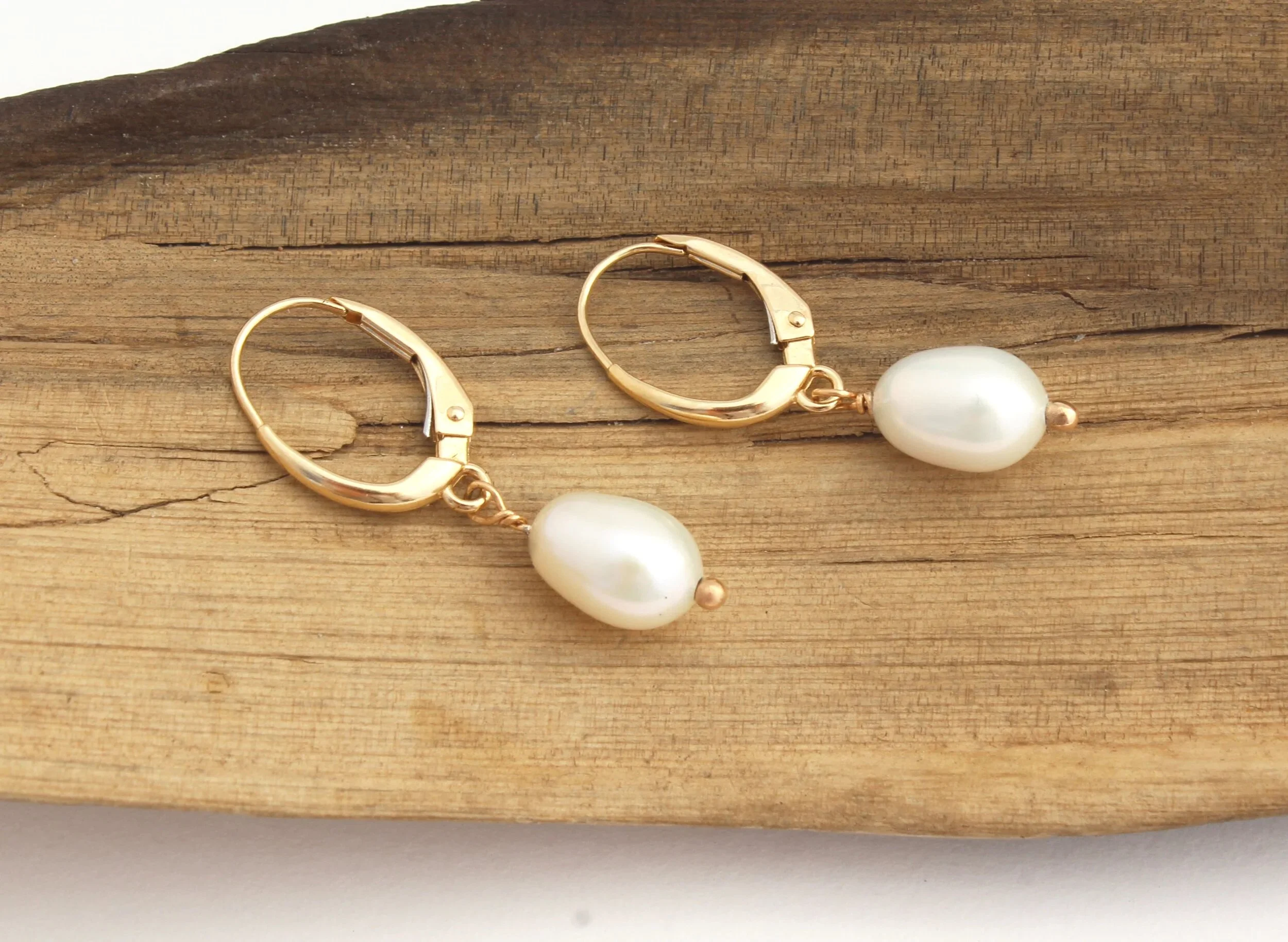 14k gold Pearl drop earrings