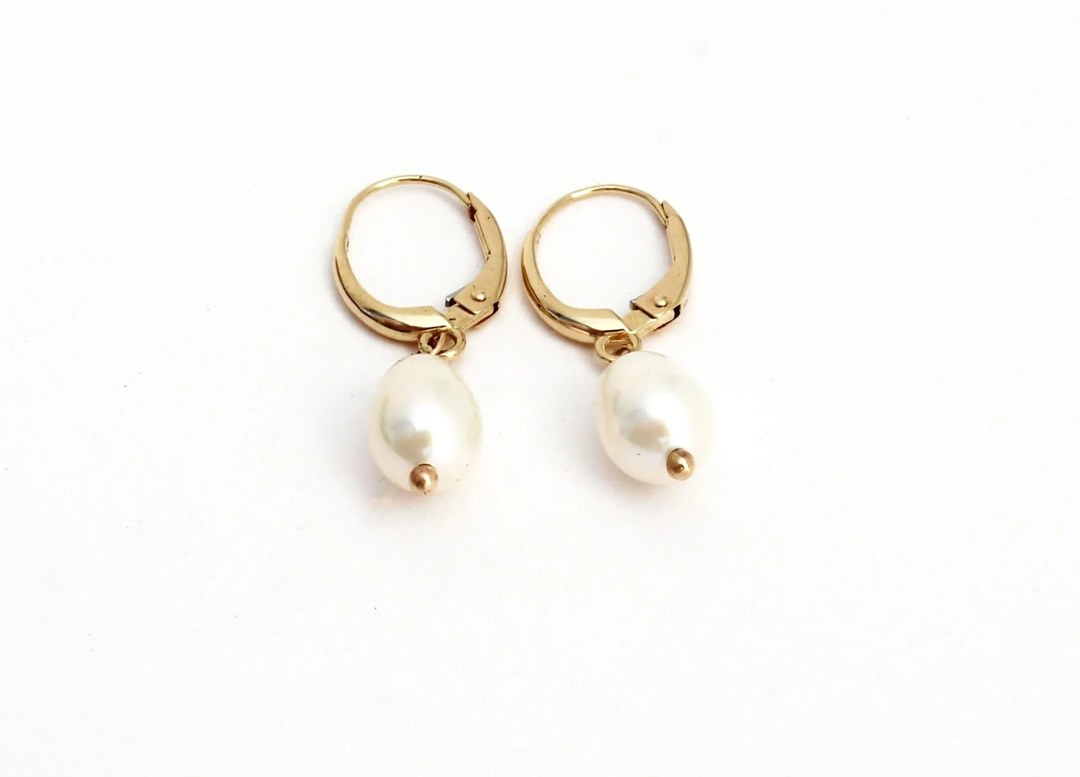 leverback closure pearl drop earrings in 14k solid yellow gold