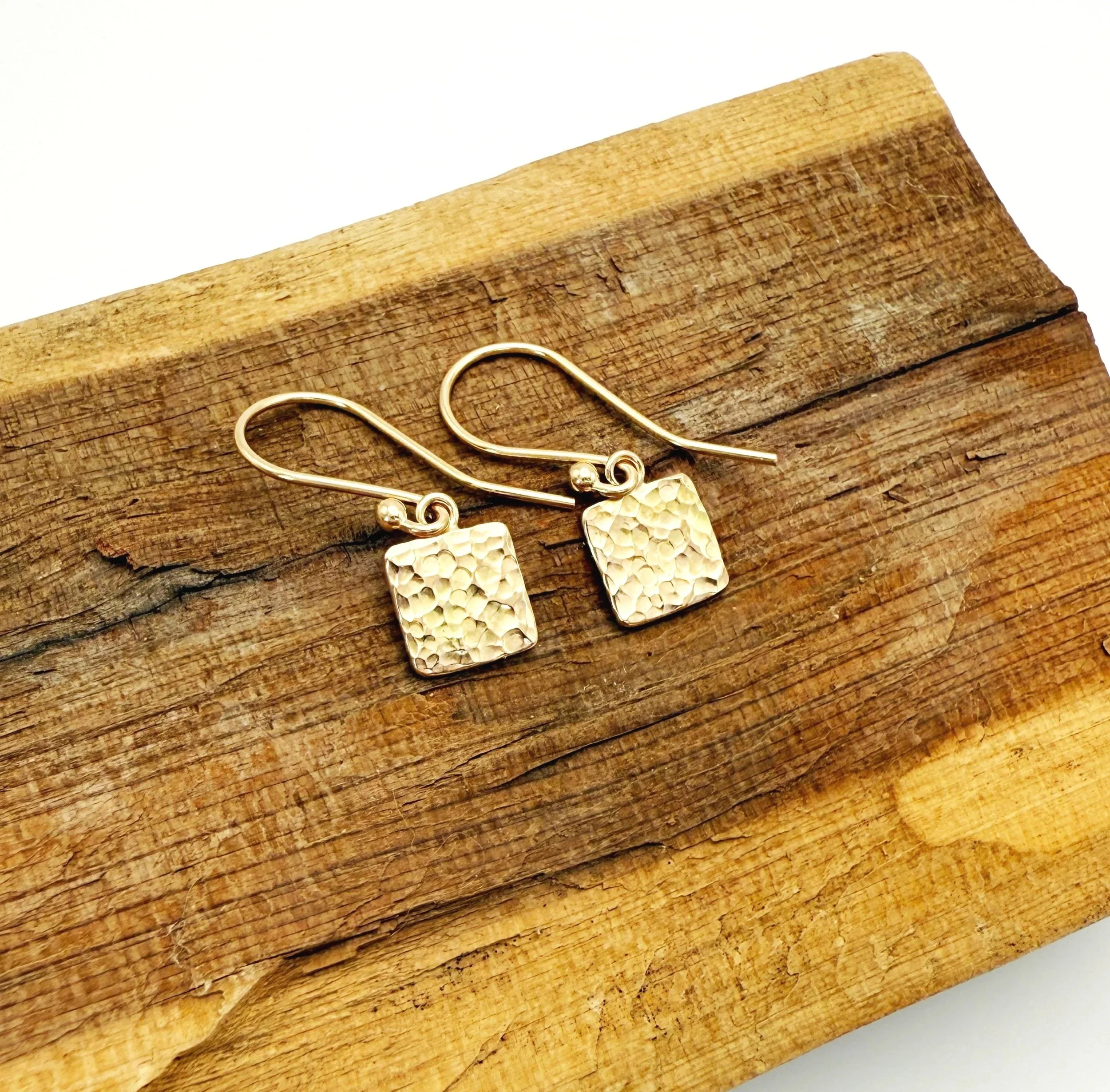 14k gold hammered square earrings
