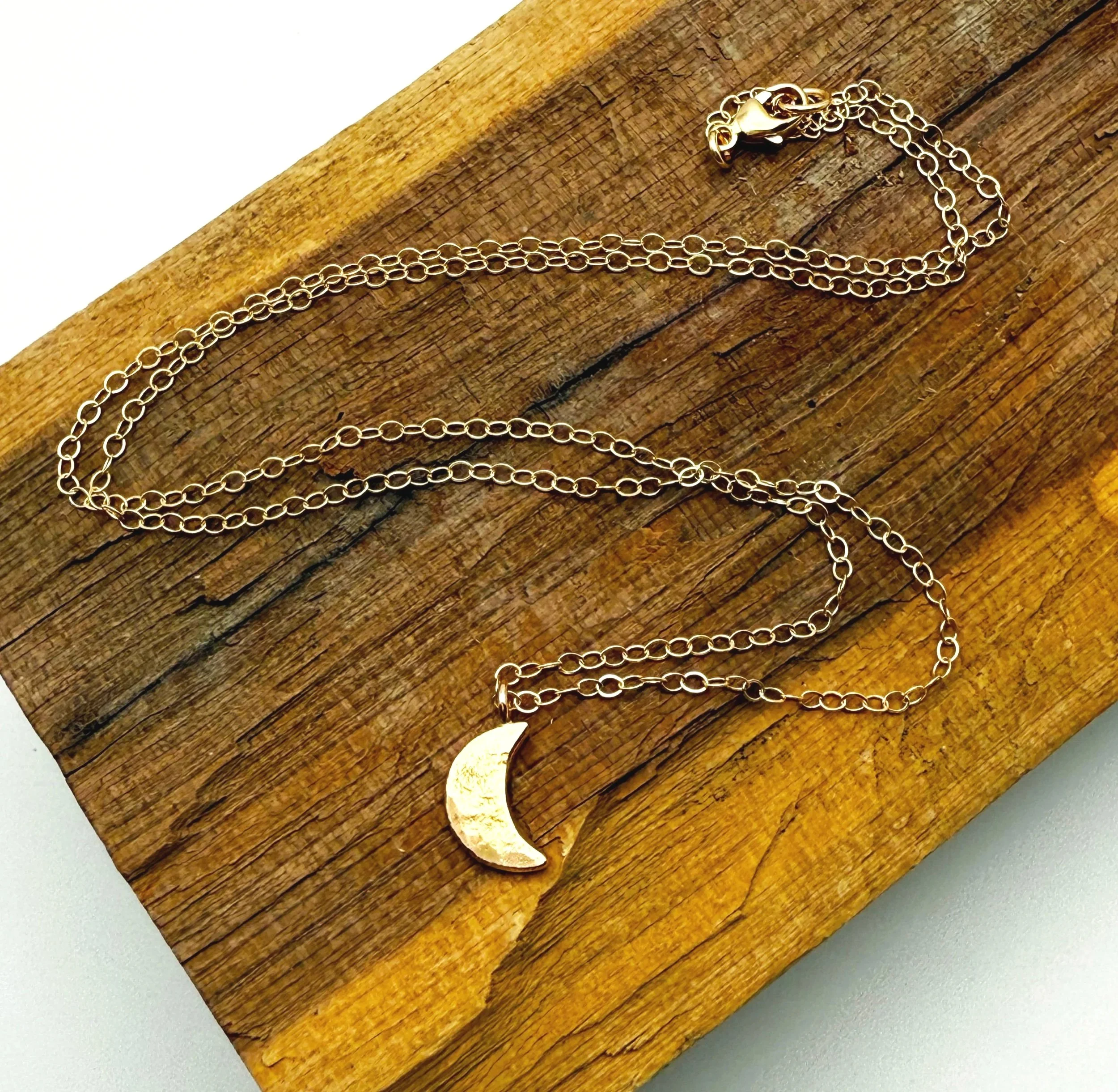 dainty hammered gold moon pendant necklace 14k