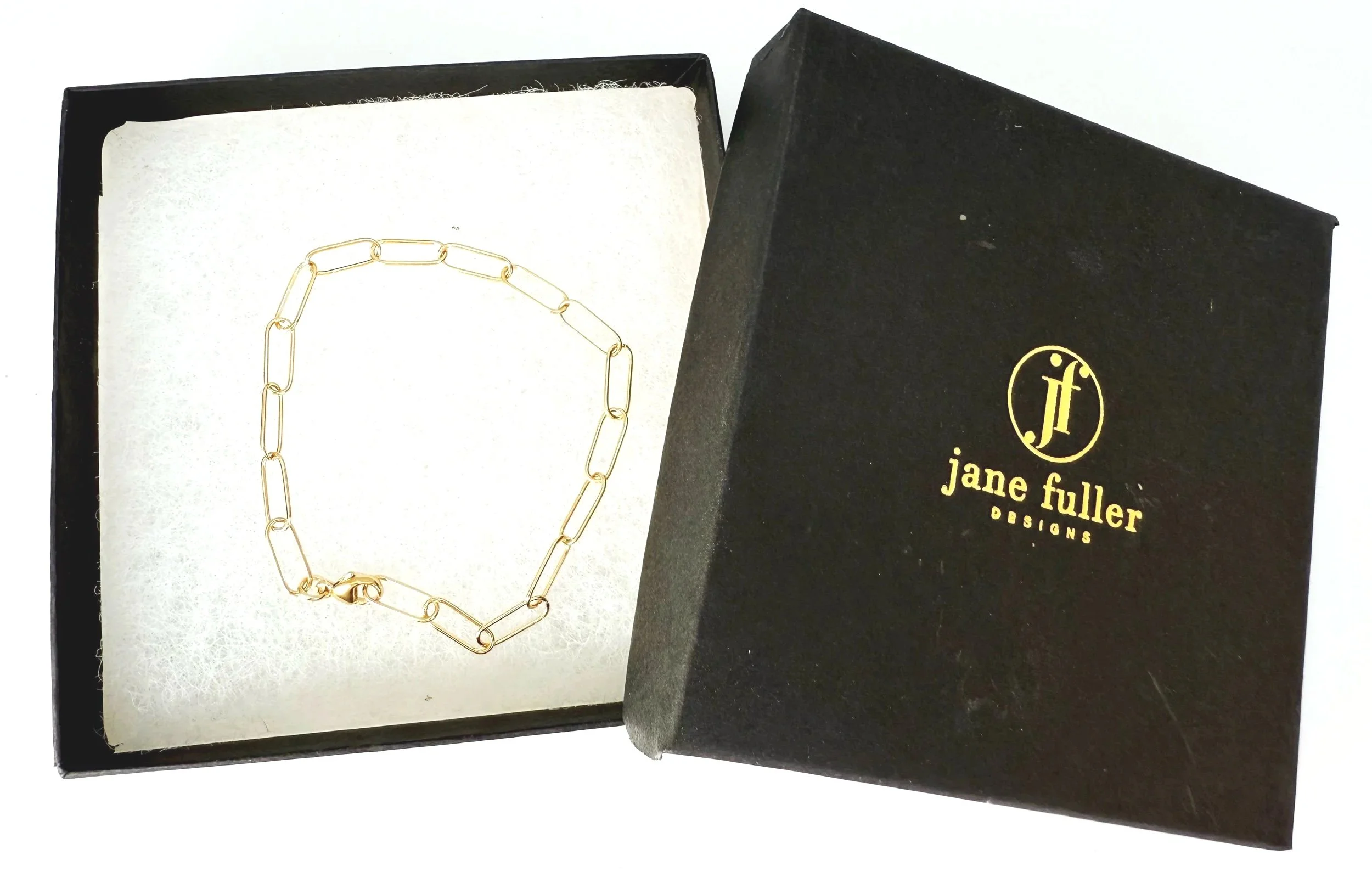 Oval link chain bracelet in 14k solid gold