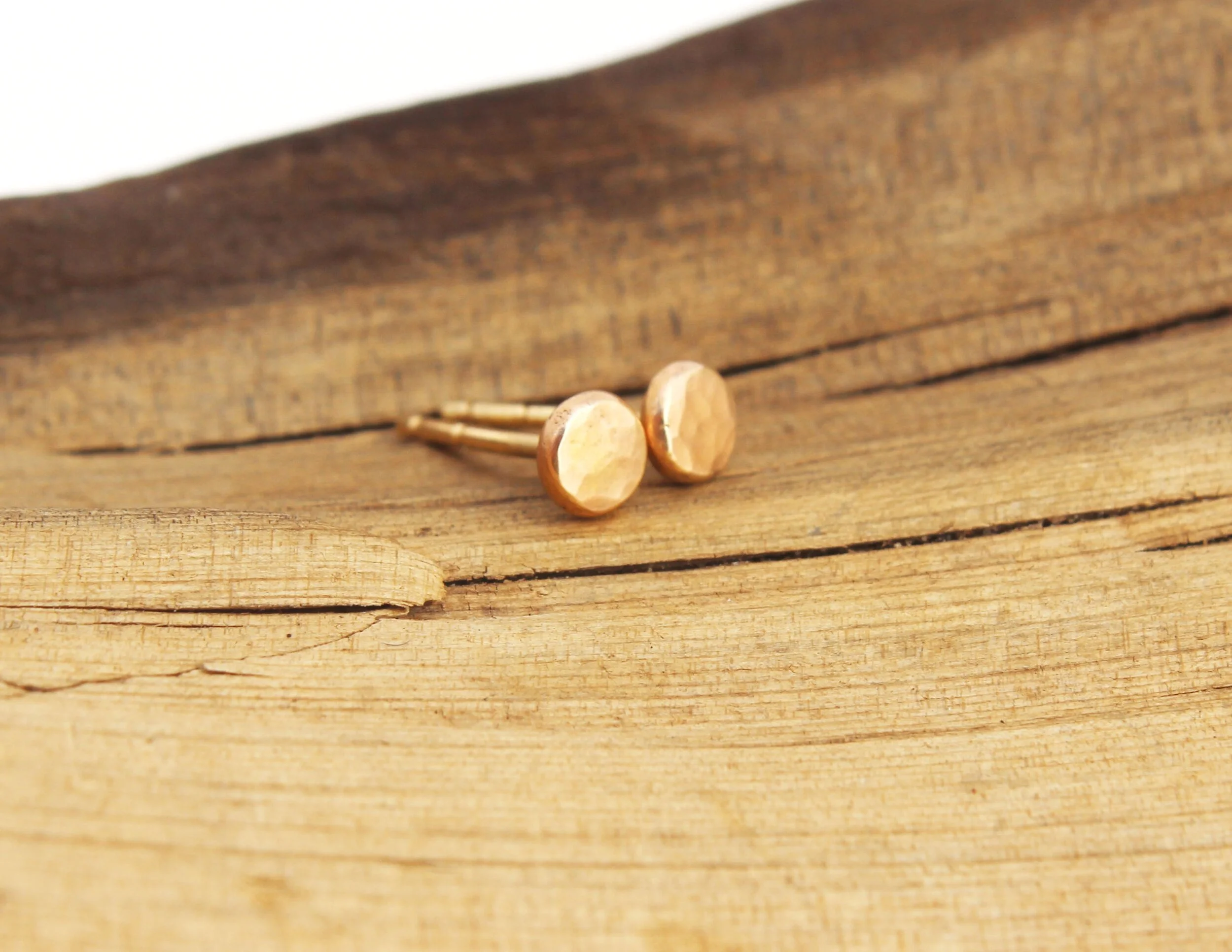 3mm hammered gold stud earrings 14k