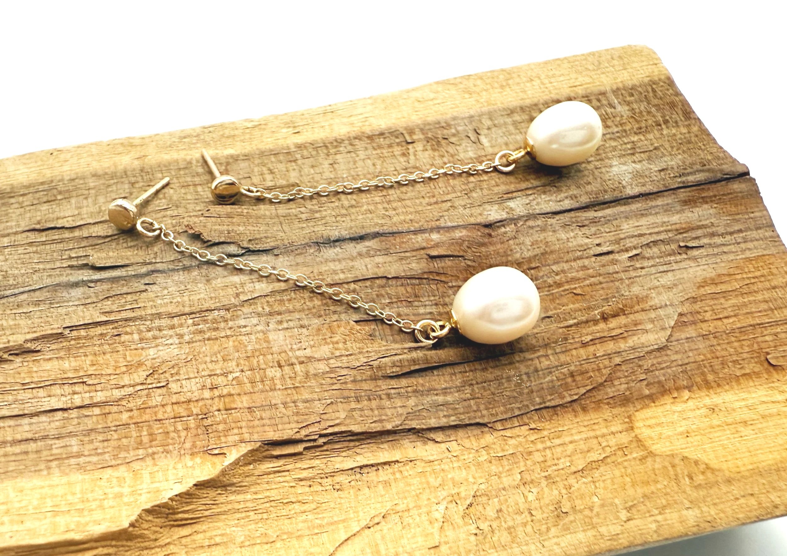 Gold chain earrings with freshwater white pearl