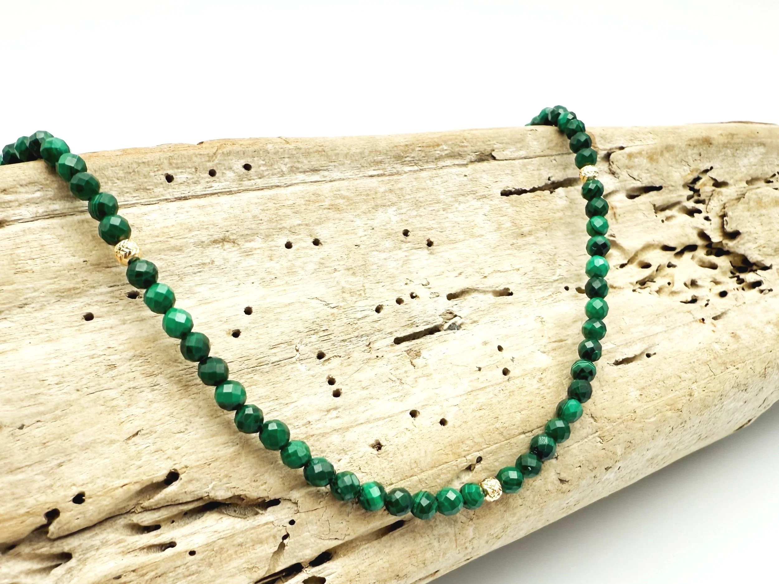Green malachite bead necklace in 14k solid gold