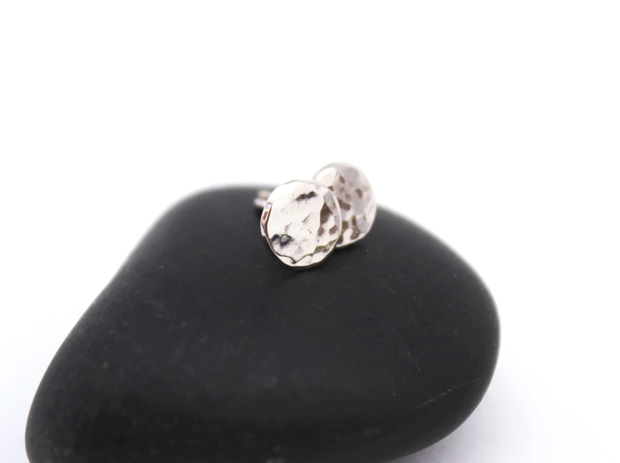 14k white gold stud earrings hammered