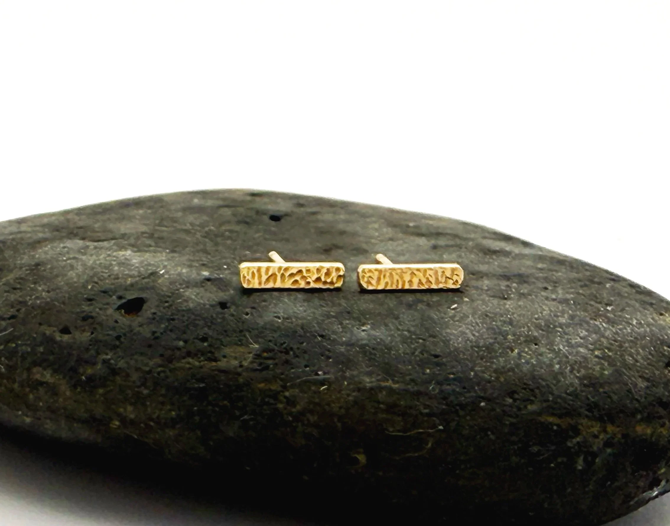 14k gold bar stud earrings