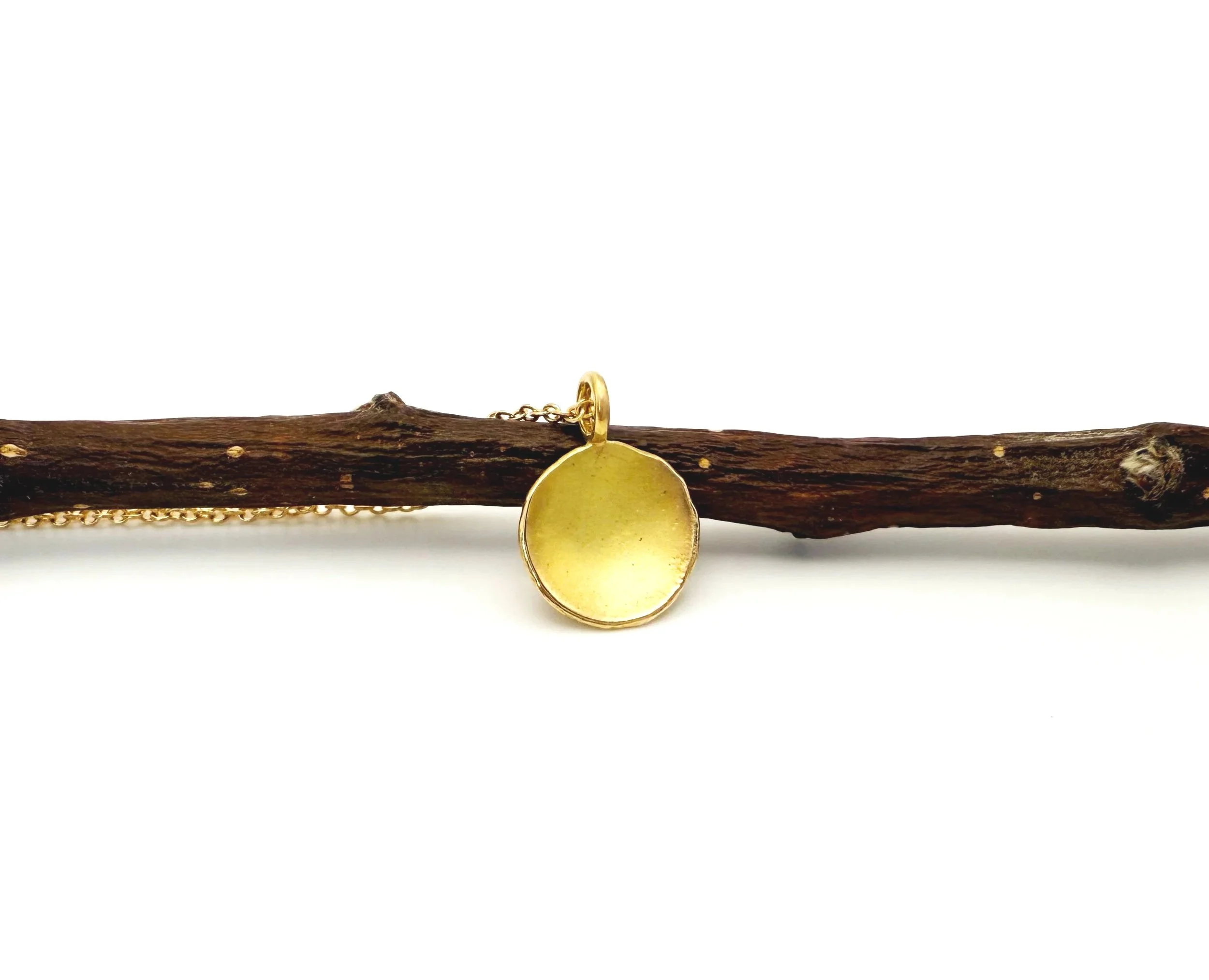18k gold concave disc pendant necklace