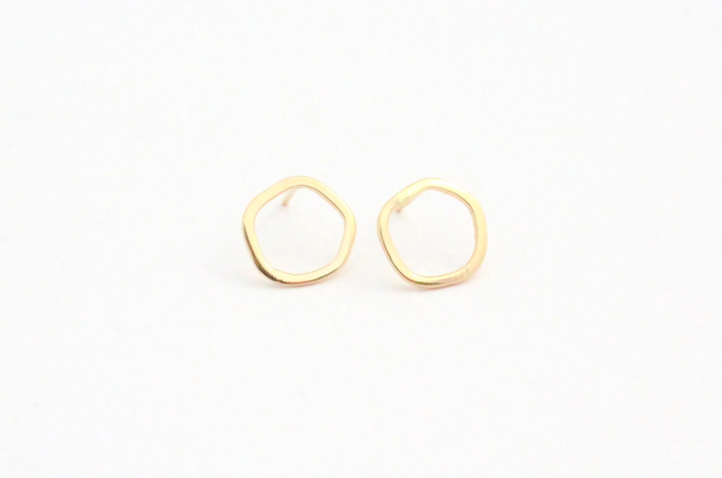circle+stud+earring+3.jpg