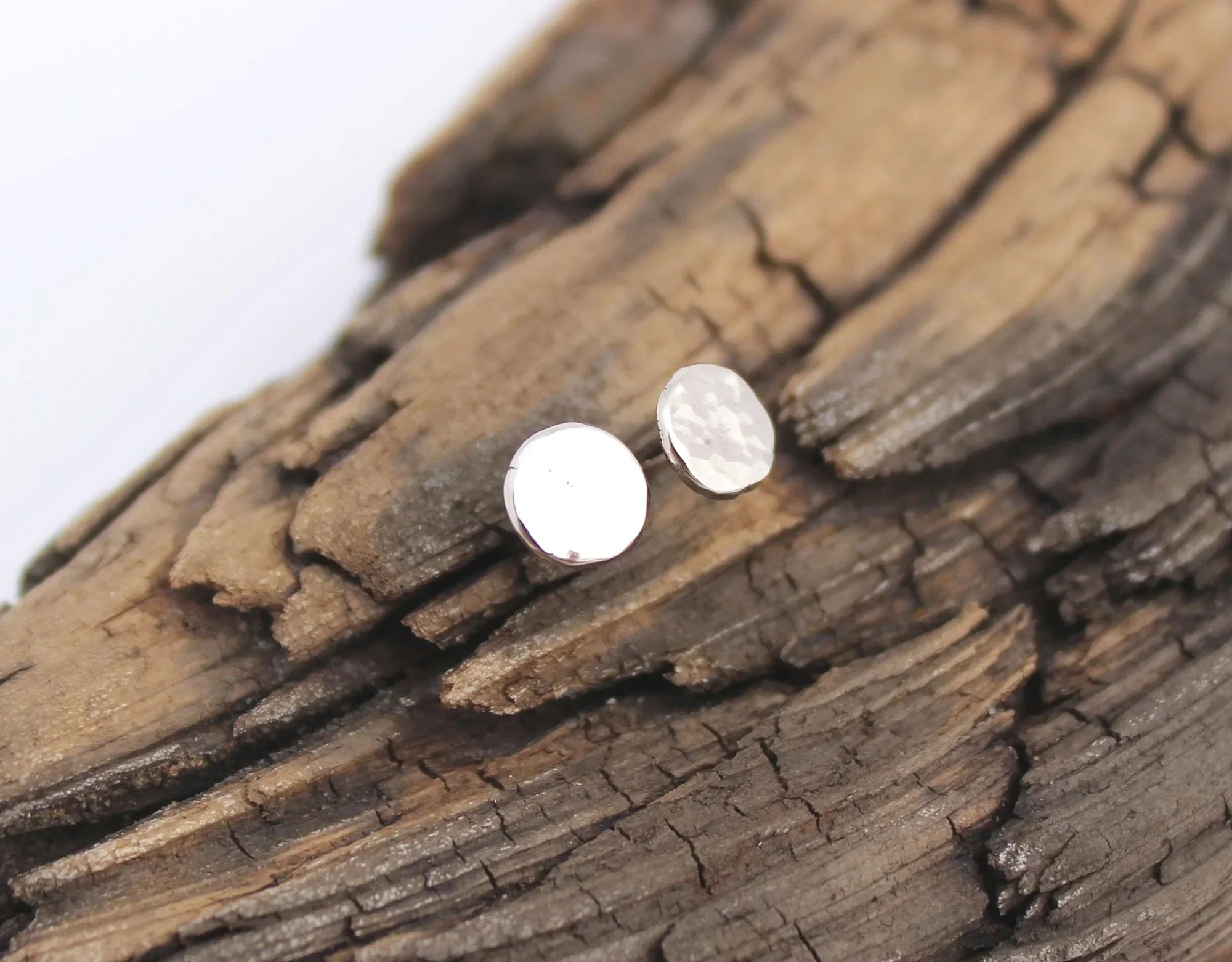 handmade white gold stud earrings with hammer texture
