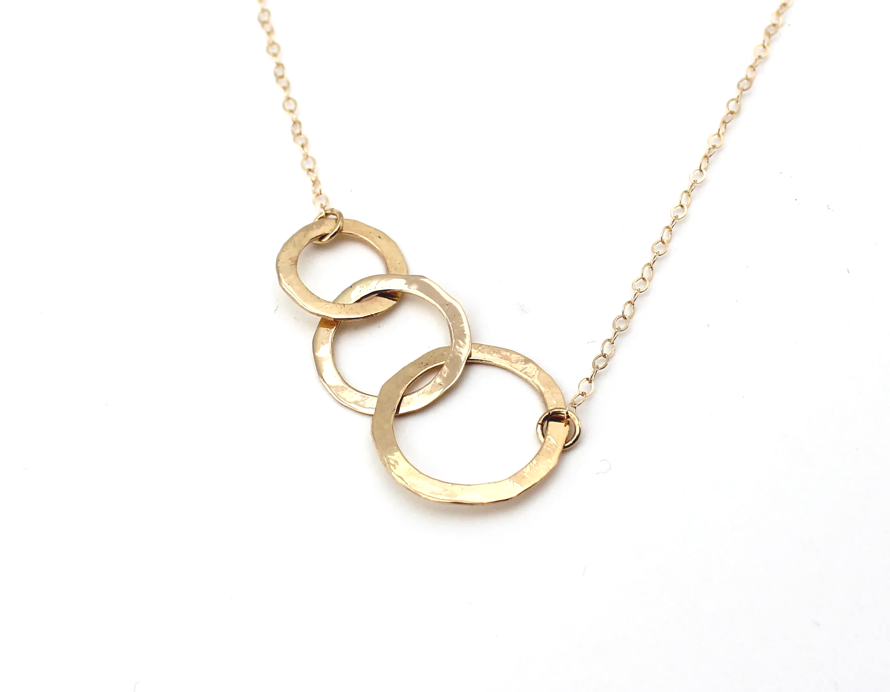 handmade hammered three circles pendant necklace