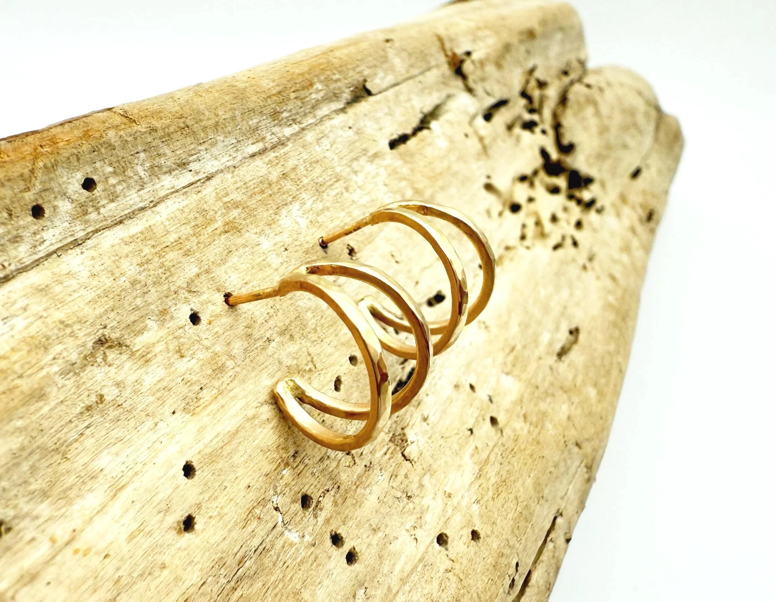 unique hammered gold hoop earrings