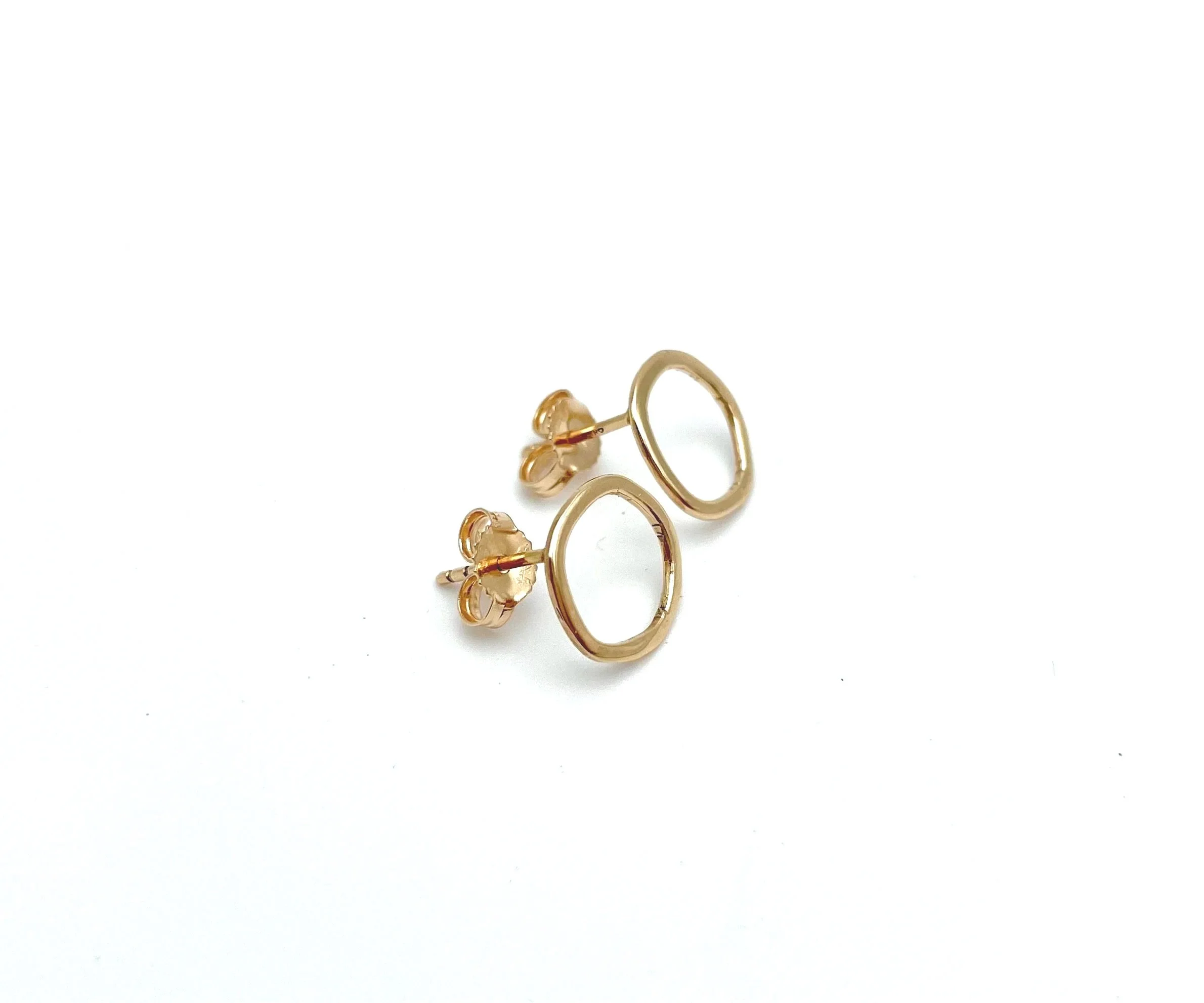 14k gold irregular shaped circle studs with butterfly back