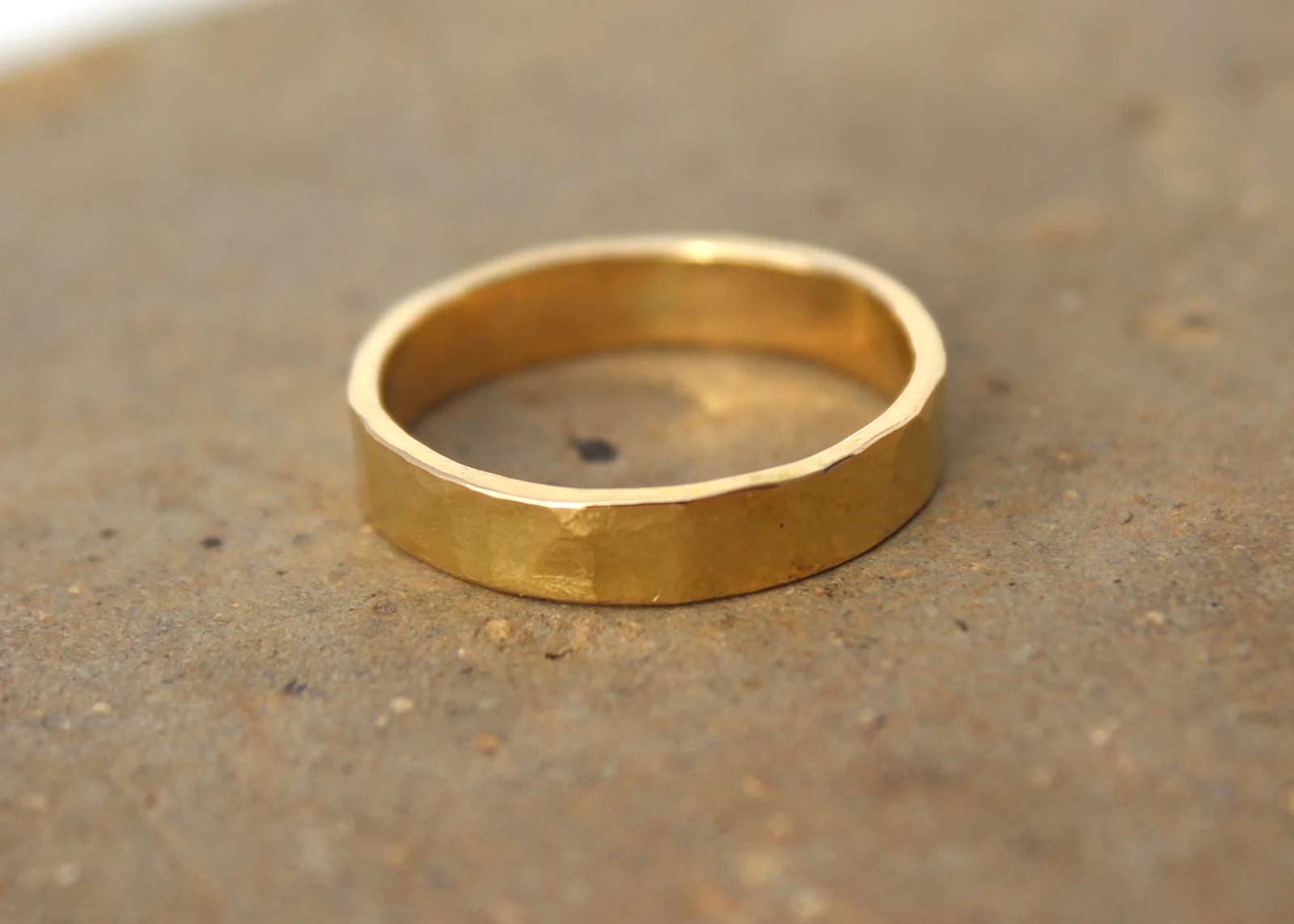 solid 18k gold textured band ring