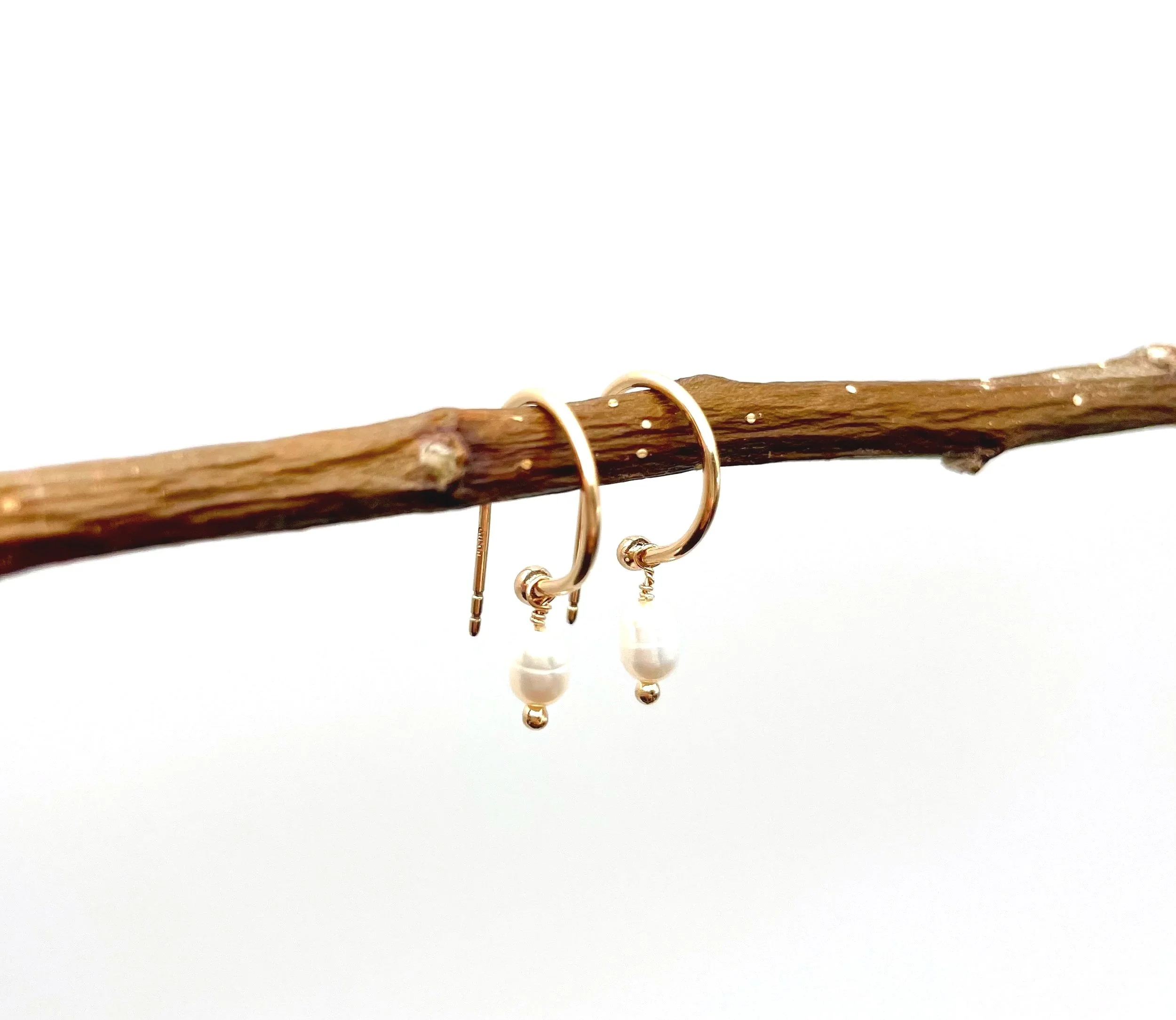 solid gold freshwater pearl dangle hoop earrings