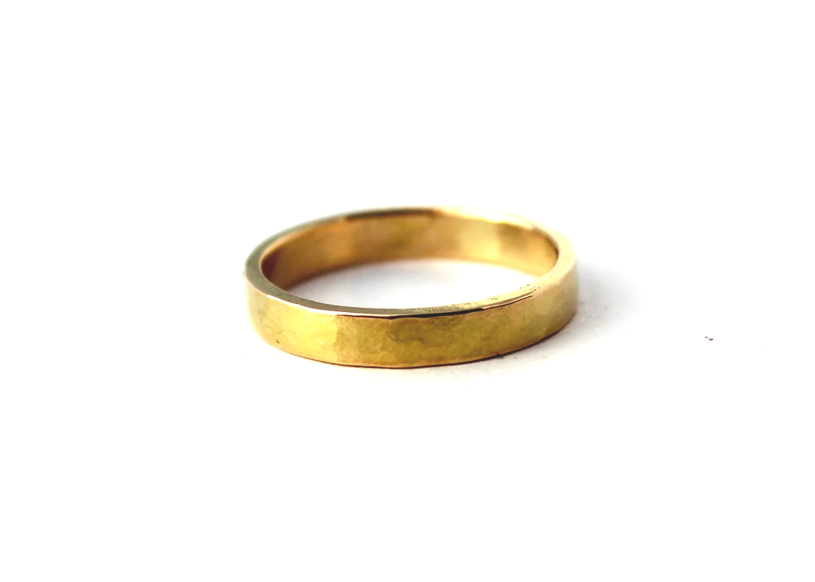 rustic hammered 18k gold band ring