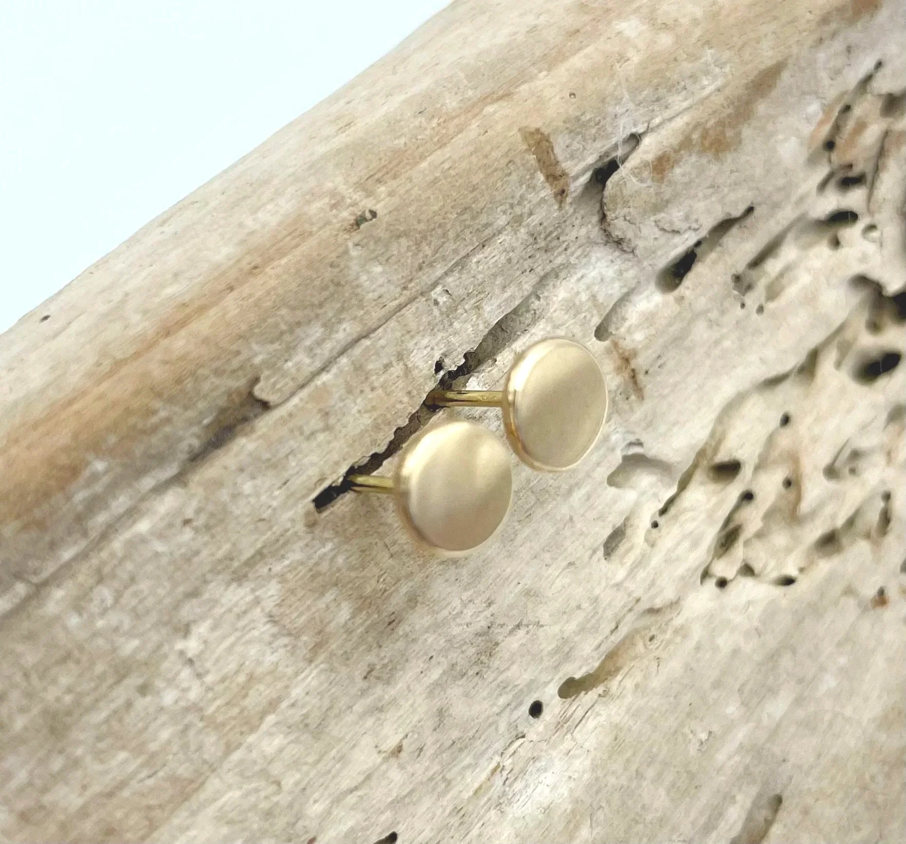 solid gold disc studs 18k