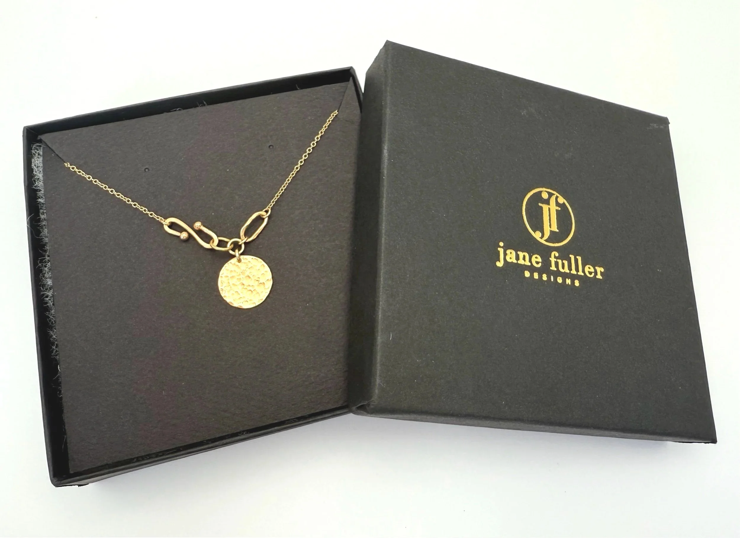 large hammered disc pendant in 14k solid gold