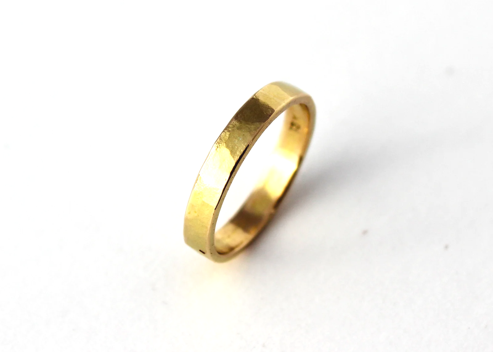 hammer texture gold wedding band ring 3mm