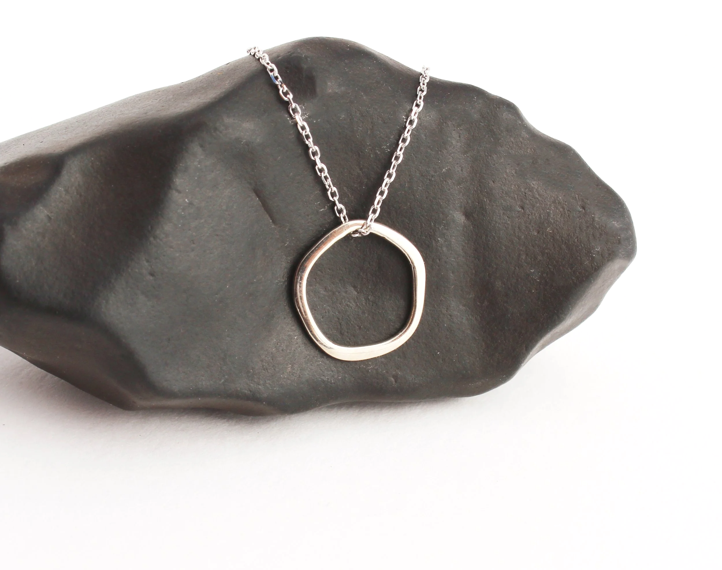 dainty white gold circle pendant necklace 14k