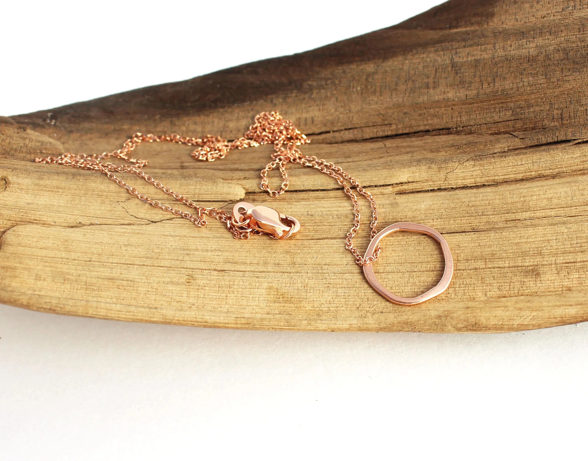 minimalist rose gold circle pendant necklace
