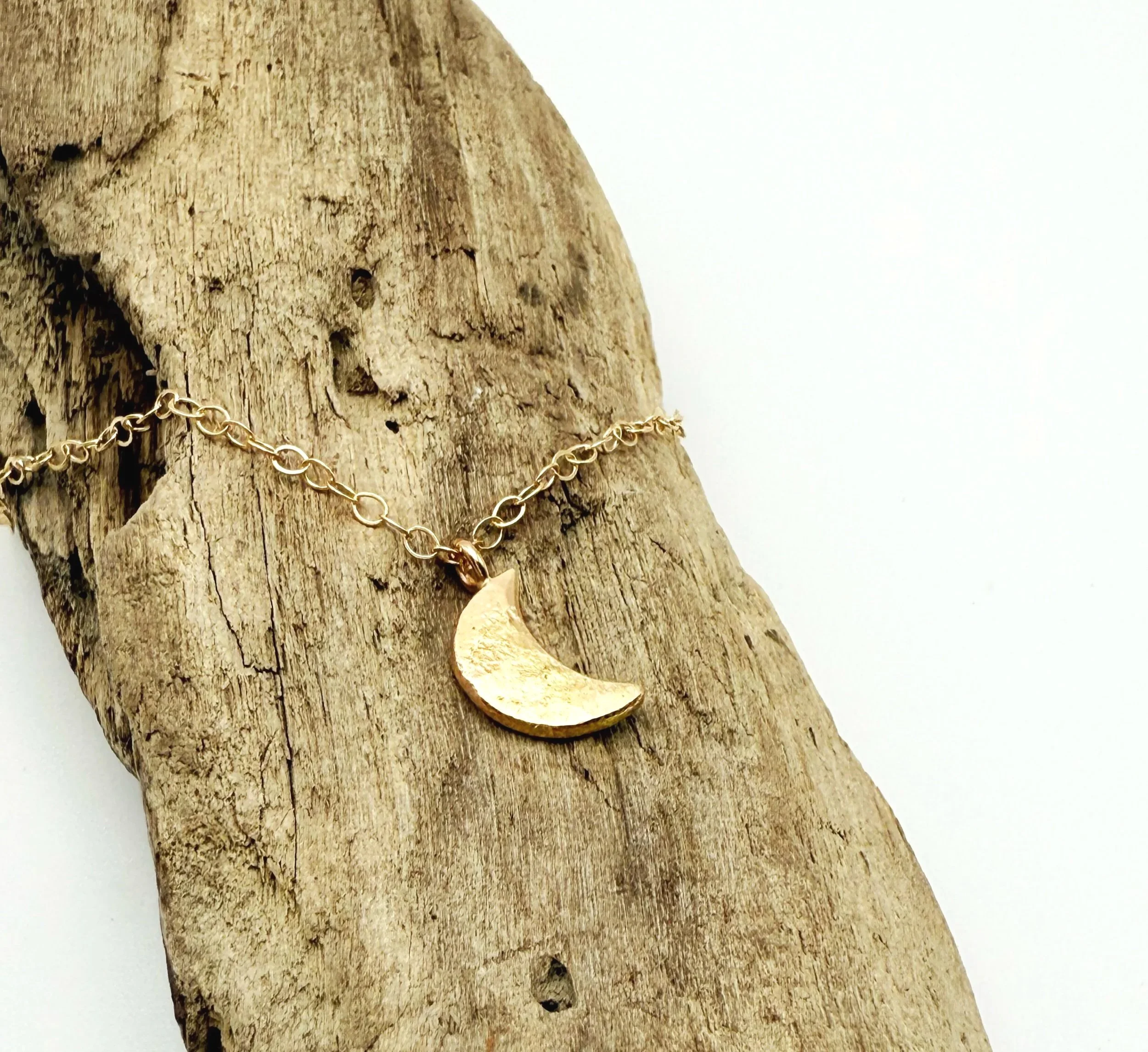 hammered minimalist gold moon pendant 14k
