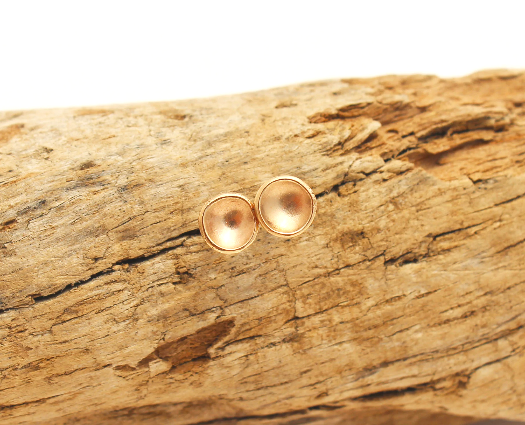 14k gold concave stud earrings