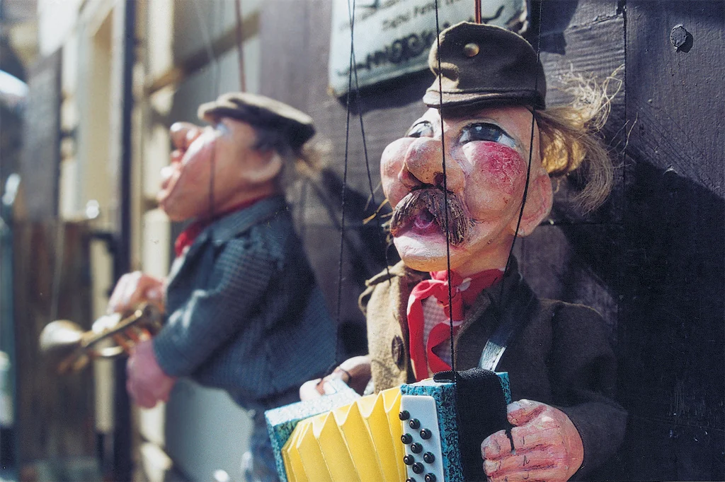 czech-puppets-1515533.jpg