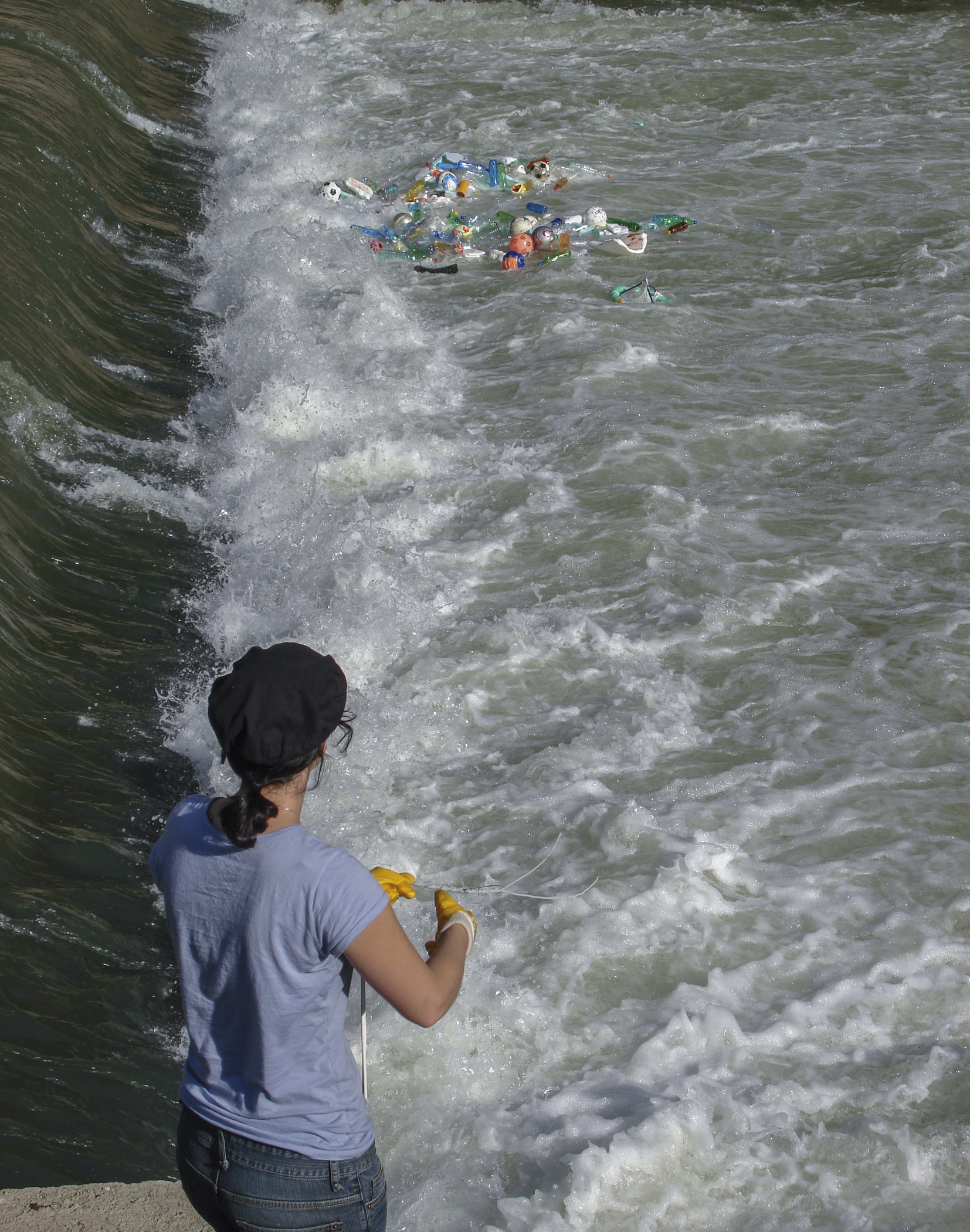 Fishing debris out of the Tiber River to make a sculpture (while learning how to resign control, allowing net to flow back to me rather than reeling it in) See video above. 
