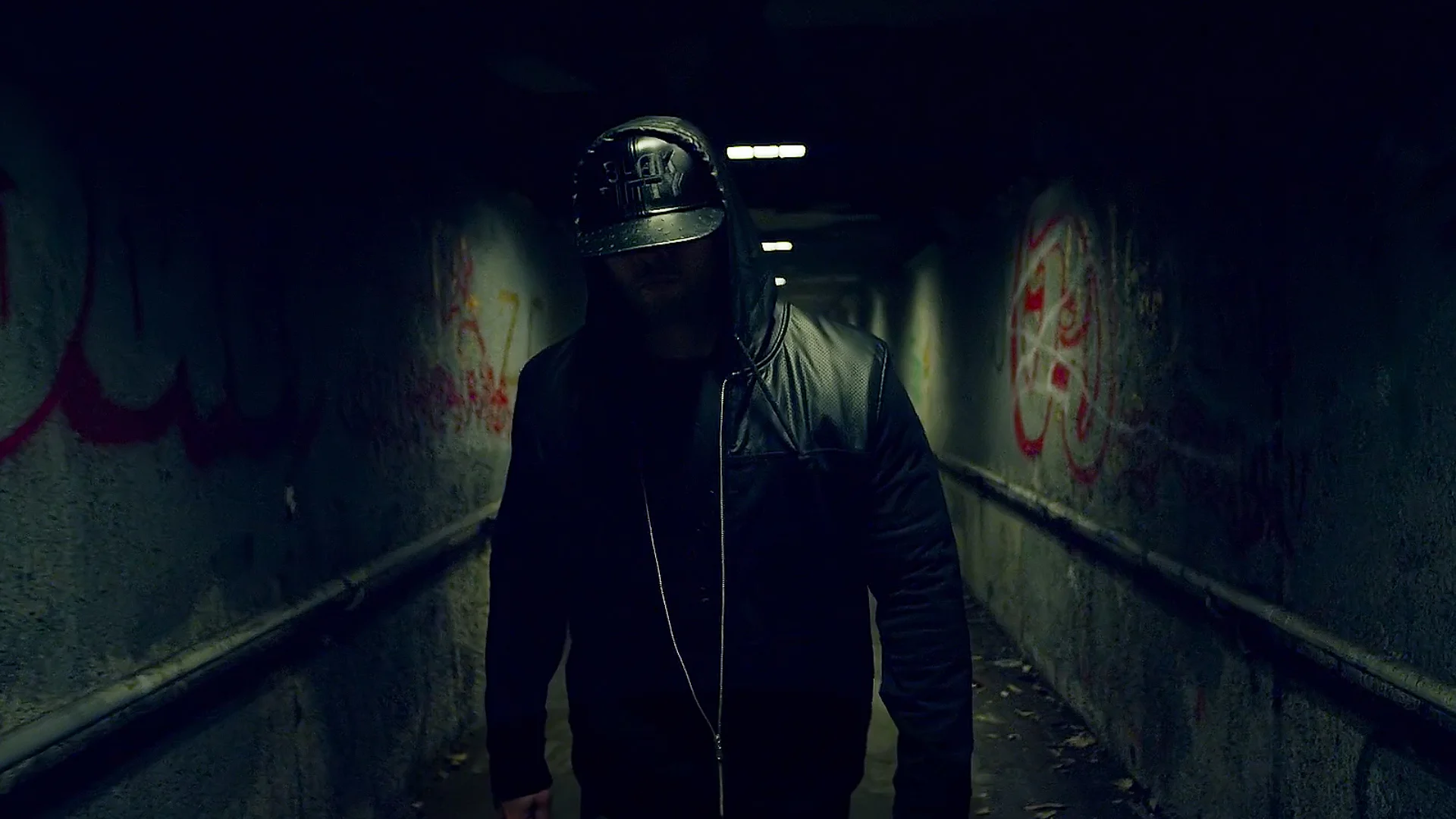 blak nitty brigher sharp tunnel.jpg