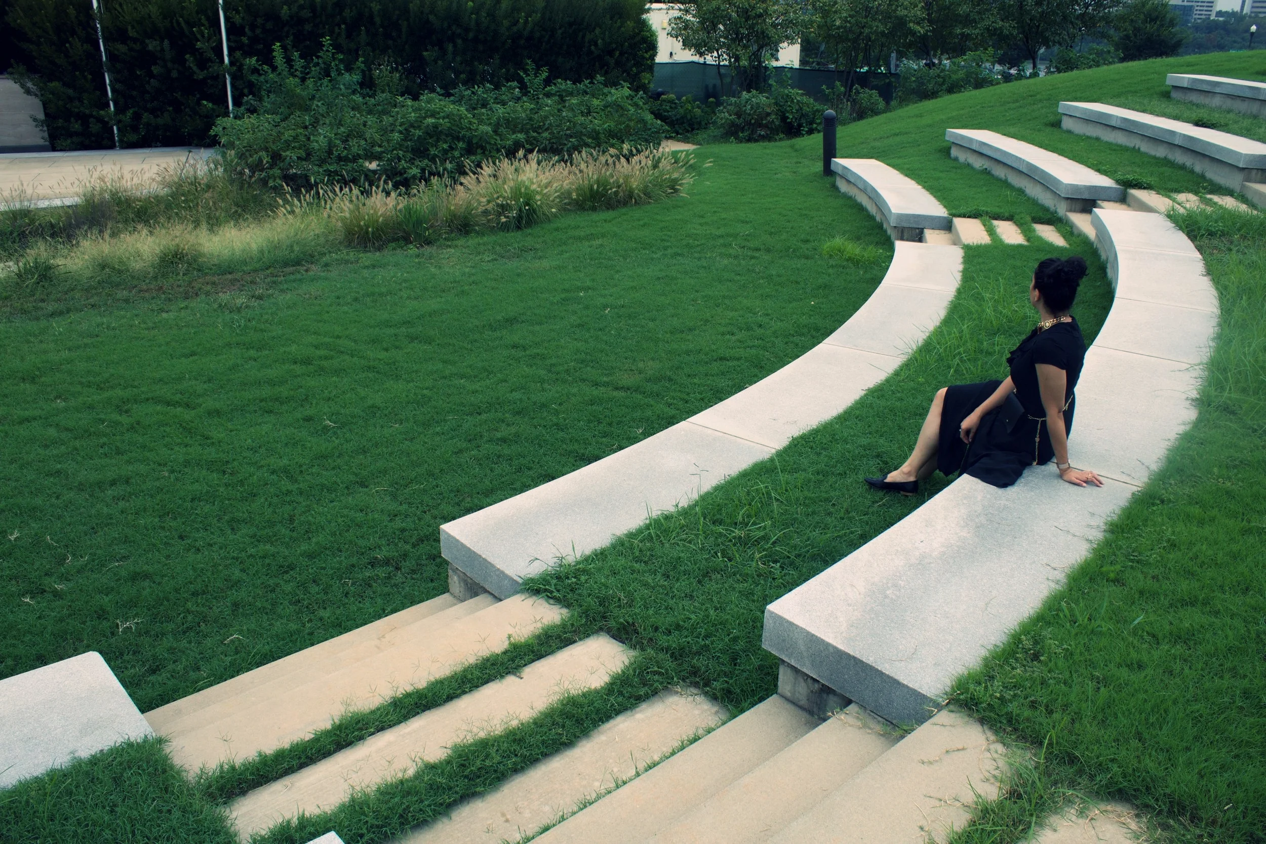 VA WAR MEMORIAL//ELYANA JAVAHERI