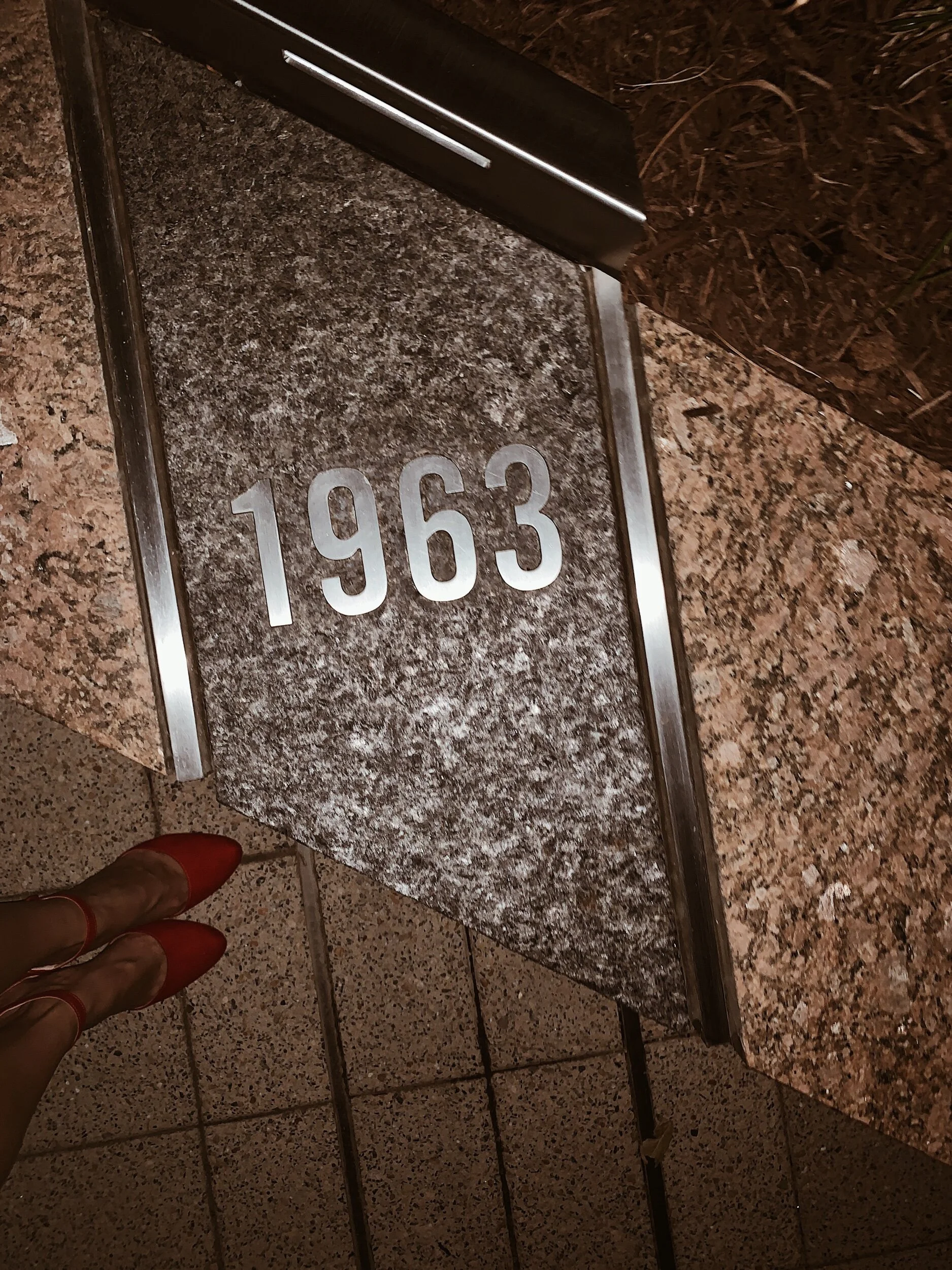 Detail of year engraved in the walltop