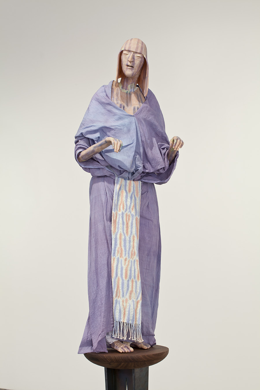 Francis Upritchard Ninny 2011 foil and wire armature, modeling material, paint and cloth 990 x 380 x 380 (figure) 870 x 420 x 420mm (stand)