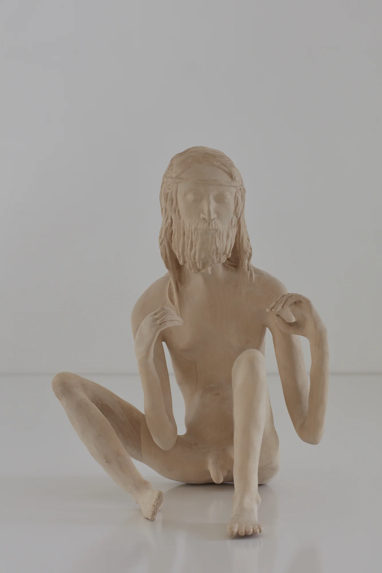 Francis Upritchard Clan of Rob 2017 Lime wood, edition of 10 + 2 AP 400 x 325 x 355mm